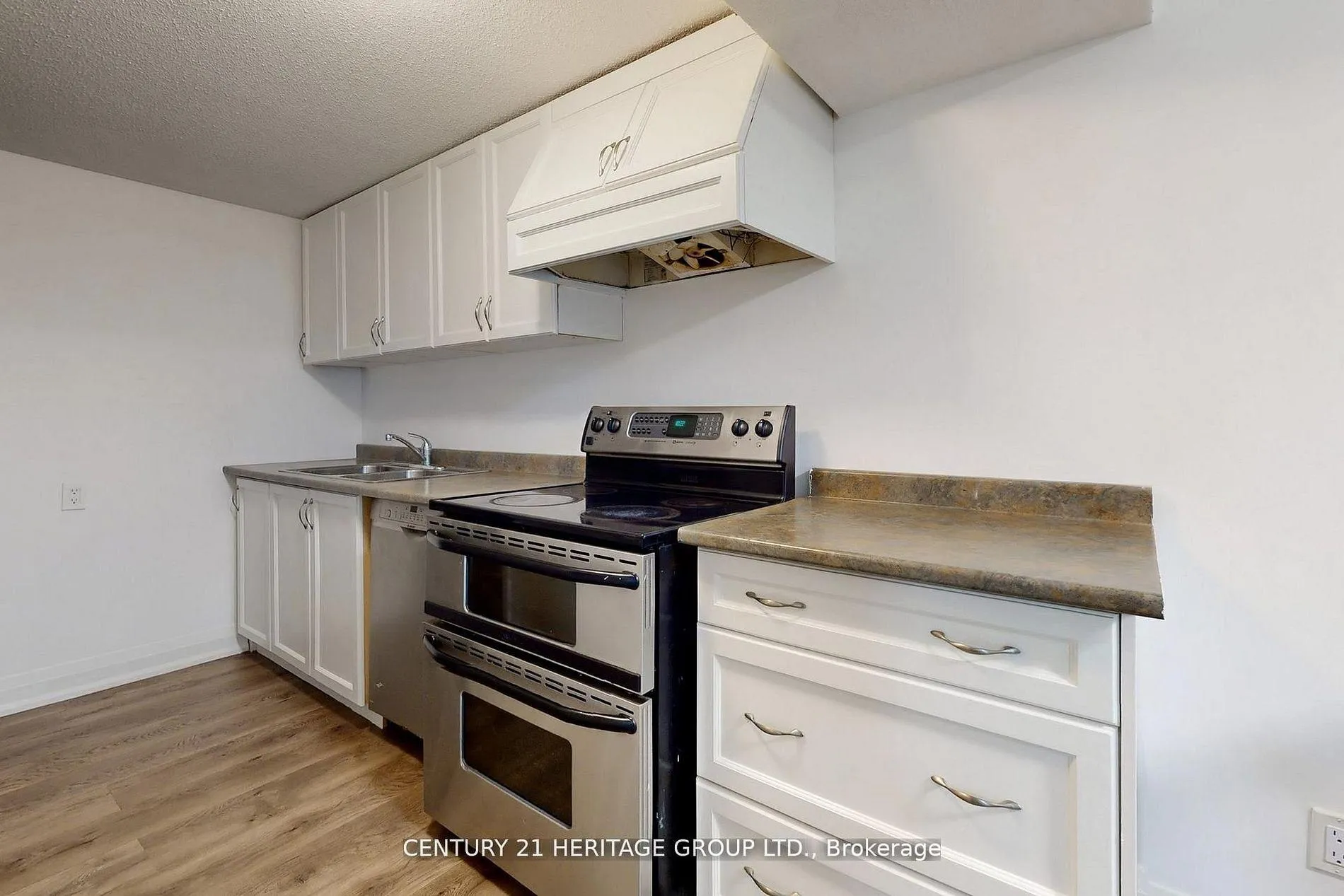 Photo 32 of 10 Cherry Blossom Lane, Markham, Royal Orchard — HOMEH