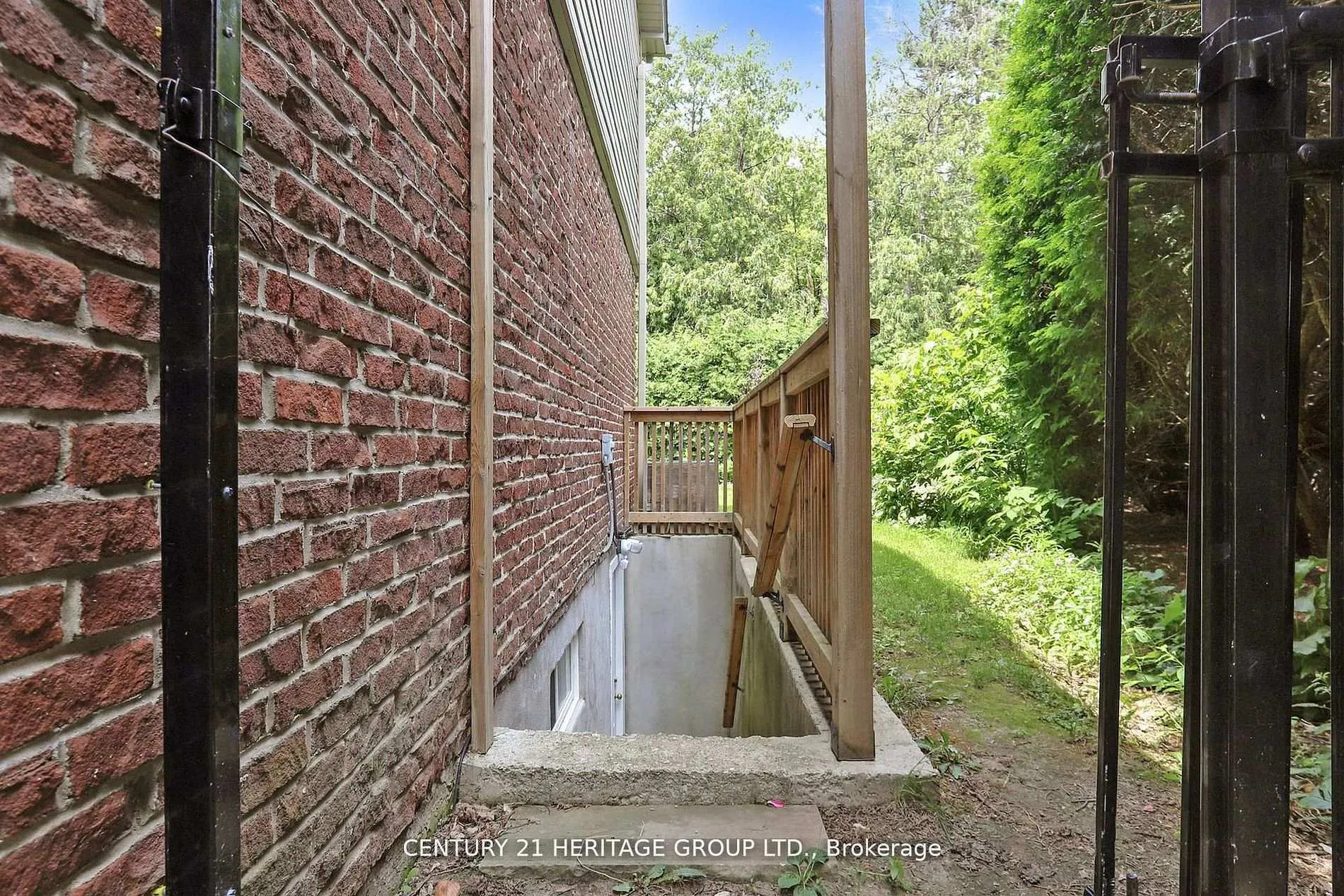 Photo 45 of 10 Cherry Blossom Lane, Markham, Royal Orchard — HOMEH