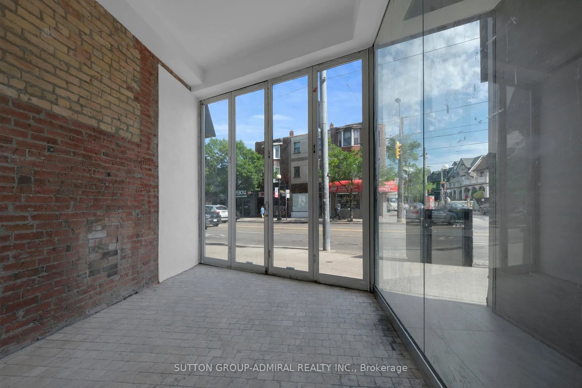 Photo 4 of Unit 101 (main floor), 647 College Street, Toronto, Palmerston-Little Italy — HOMEH