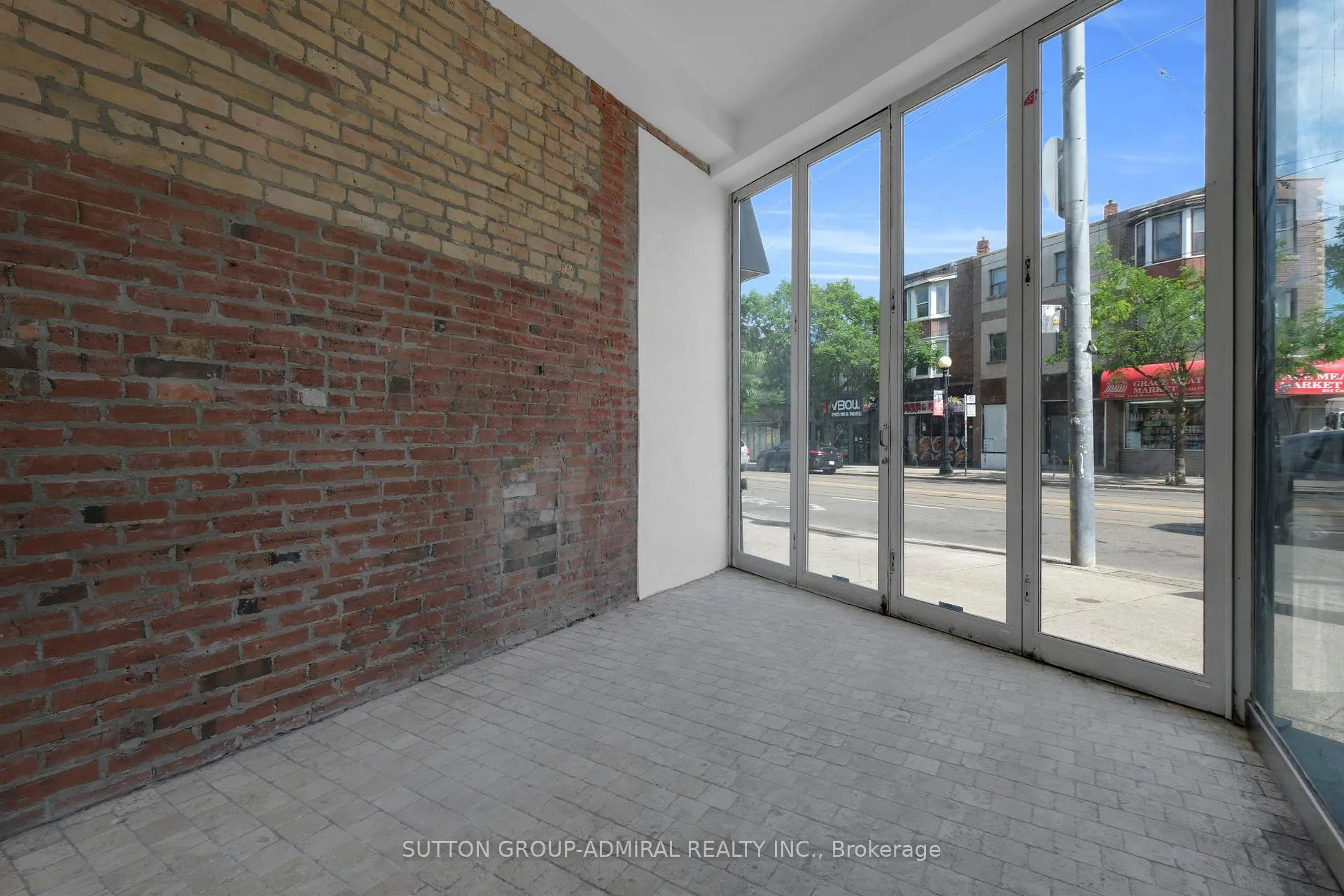 Photo 5 of Unit 101 (main floor), 647 College Street, Toronto, Palmerston-Little Italy — HOMEH
