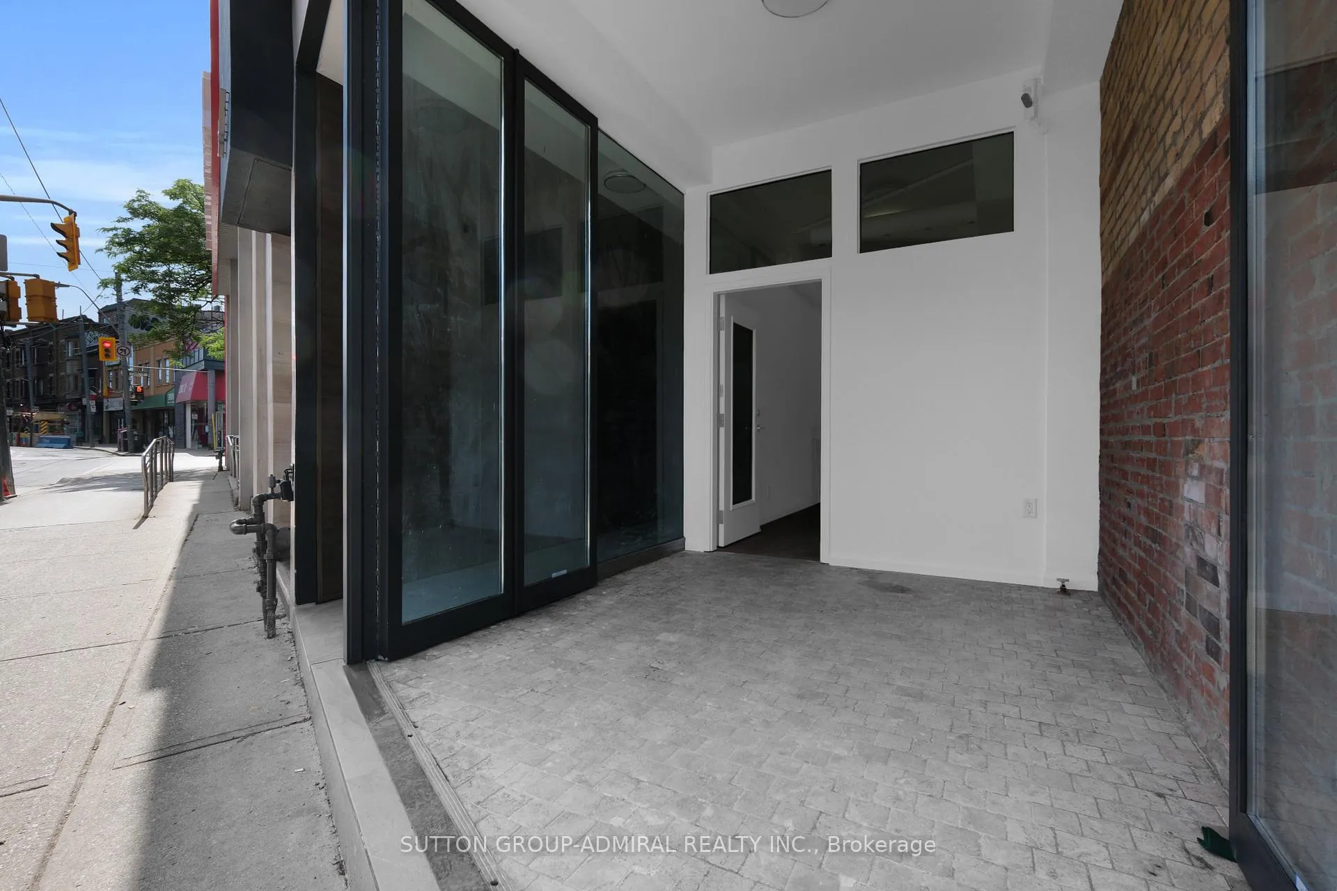 Photo 8 of Unit 101 (main floor), 647 College Street, Toronto, Palmerston-Little Italy — HOMEH