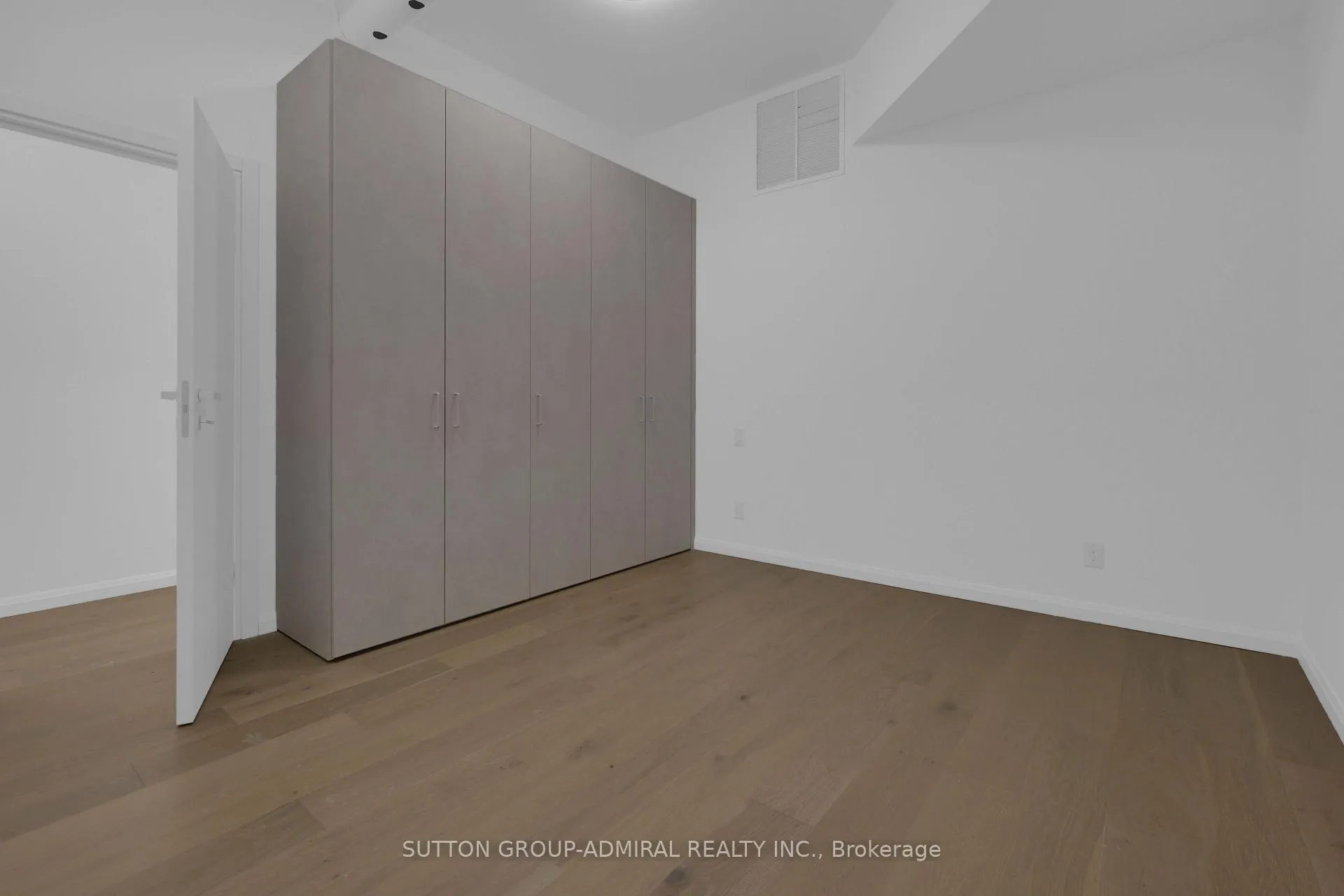Photo 26 of Unit 101 (main floor), 647 College Street, Toronto, Palmerston-Little Italy — HOMEH