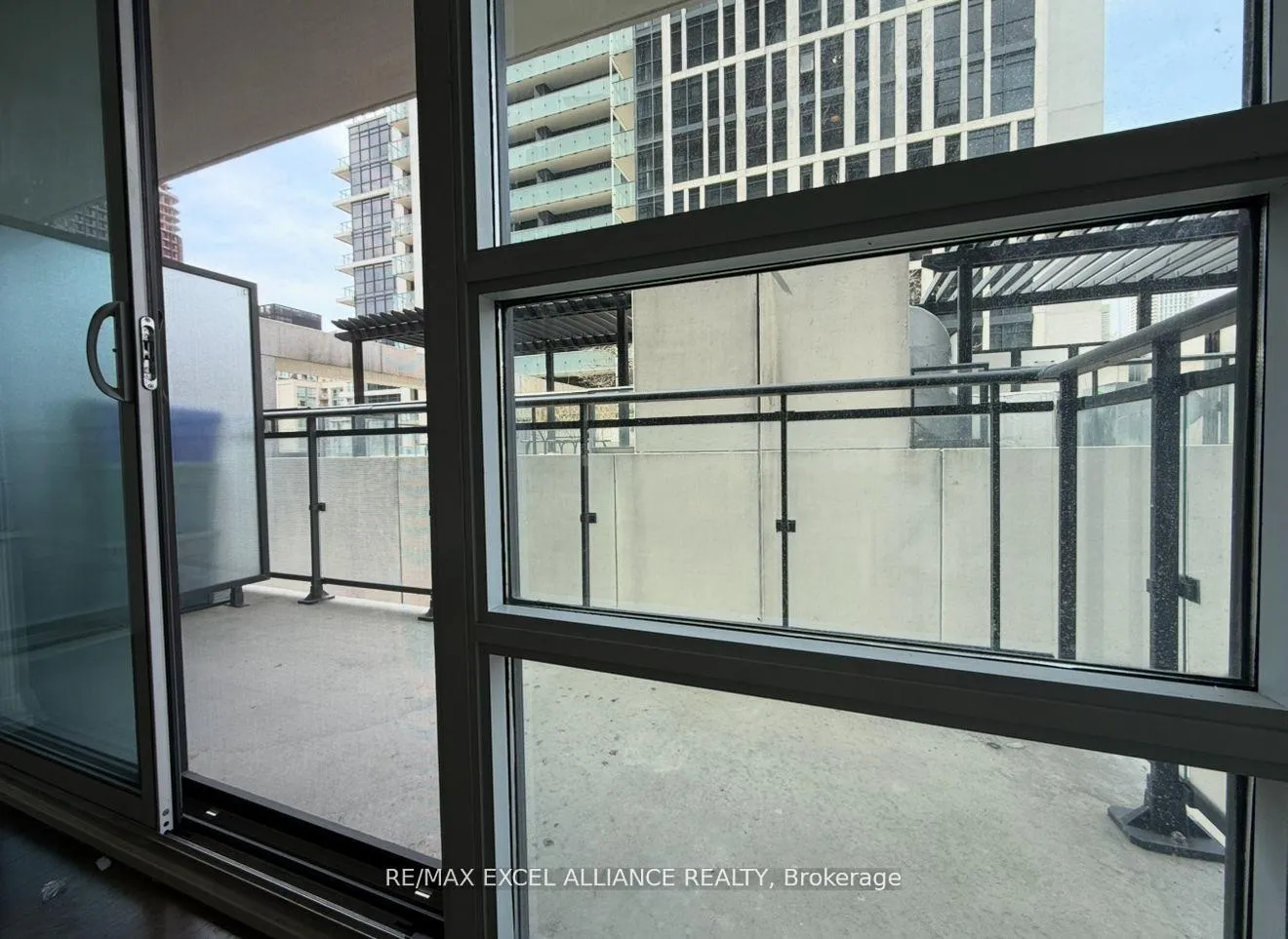 Photo 7 of Unit 1103, 460 Adelaide Street E, Toronto, Moss Park — HOMEH