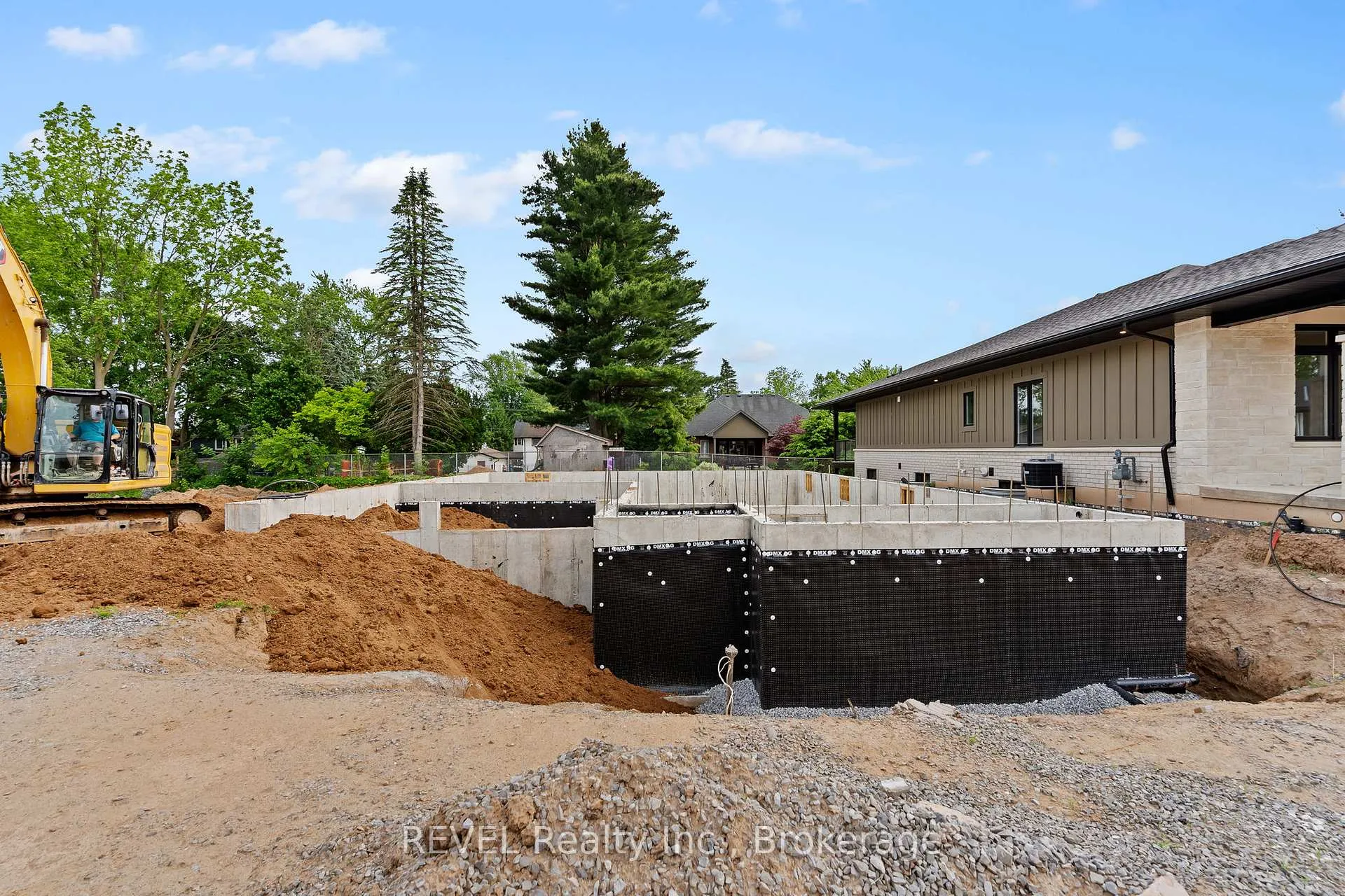 Photo 4 of 23 Accursi Crescent, Pelham, Fonthill — HOMEH