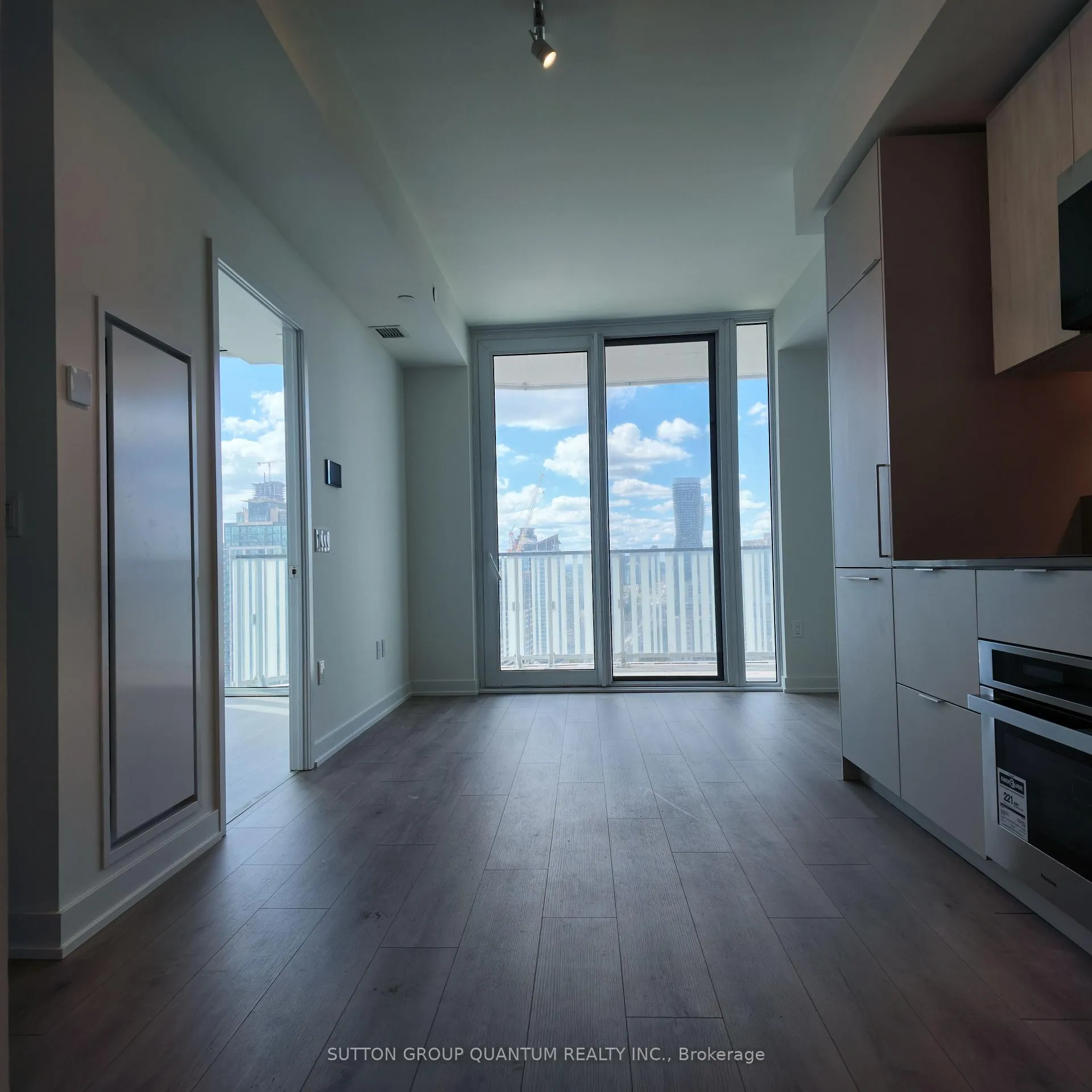 Photo 4 of Unit 2707, 1 Fairview Road E, Mississauga, Mississauga Valleys — HOMEH