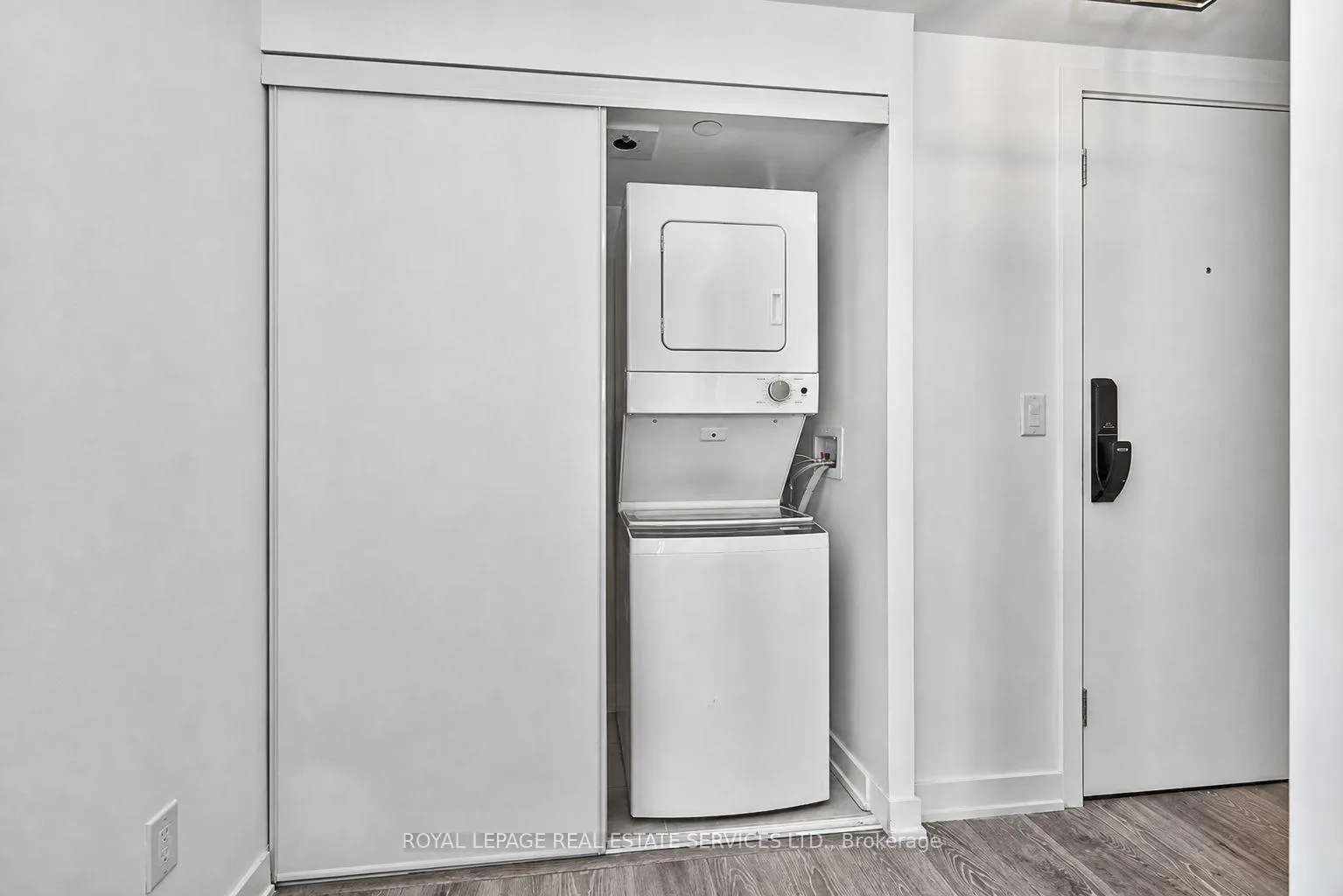 Photo 5 of Unit A813, 3210 Dakota Common, Burlington, Alton — HOMEH
