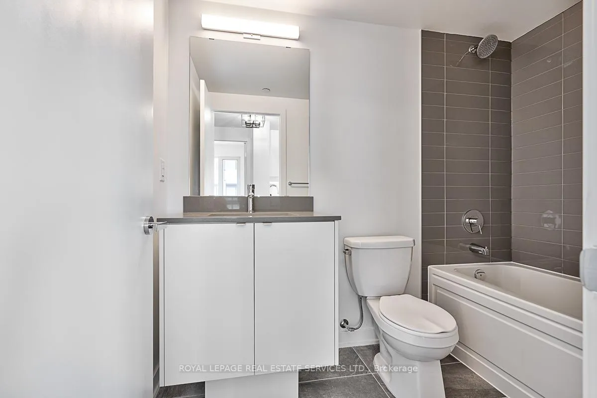 Photo 7 of Unit A813, 3210 Dakota Common, Burlington, Alton — HOMEH