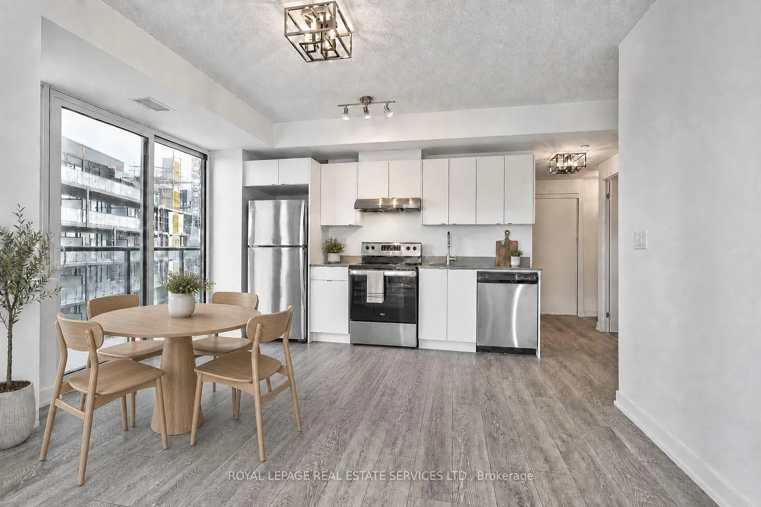 Photo 8 of Unit A813, 3210 Dakota Common, Burlington, Alton — HOMEH