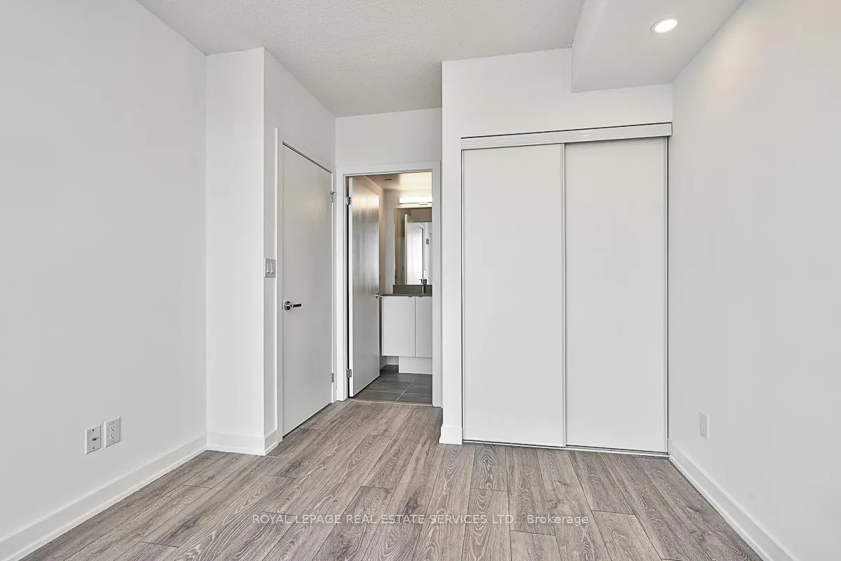Photo 12 of Unit A813, 3210 Dakota Common, Burlington, Alton — HOMEH