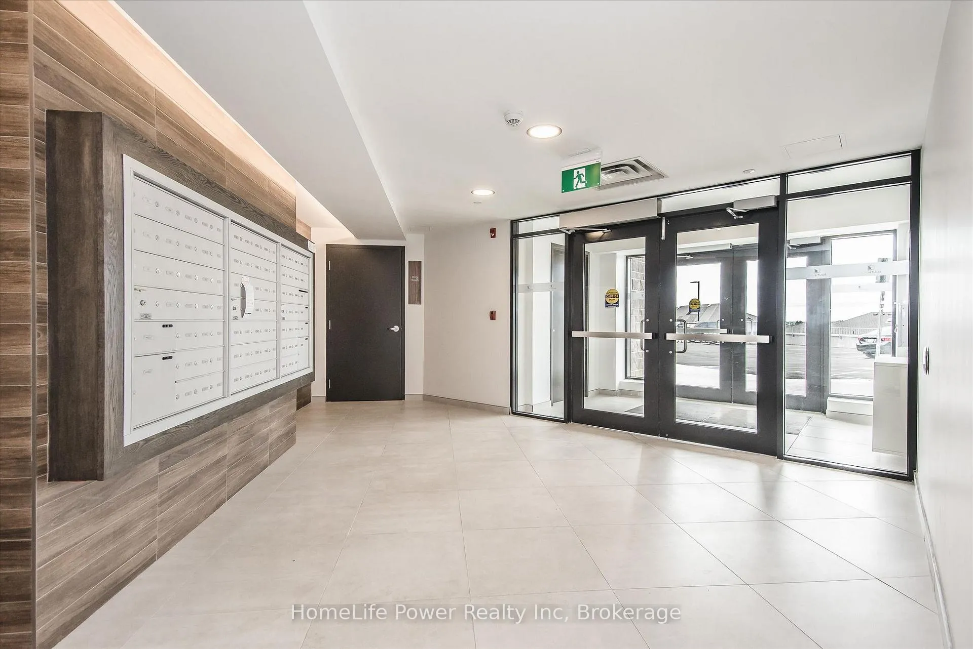 Photo 10 of Unit 803, 332 Gosling Gardens, Guelph, Clairfields/Hanlon Business Park — HOMEH