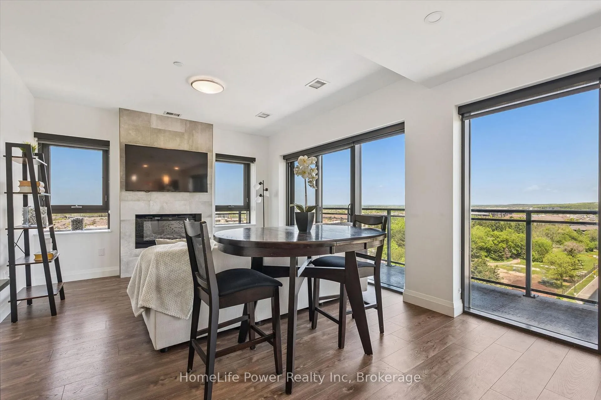 Photo 13 of Unit 803, 332 Gosling Gardens, Guelph, Clairfields/Hanlon Business Park — HOMEH
