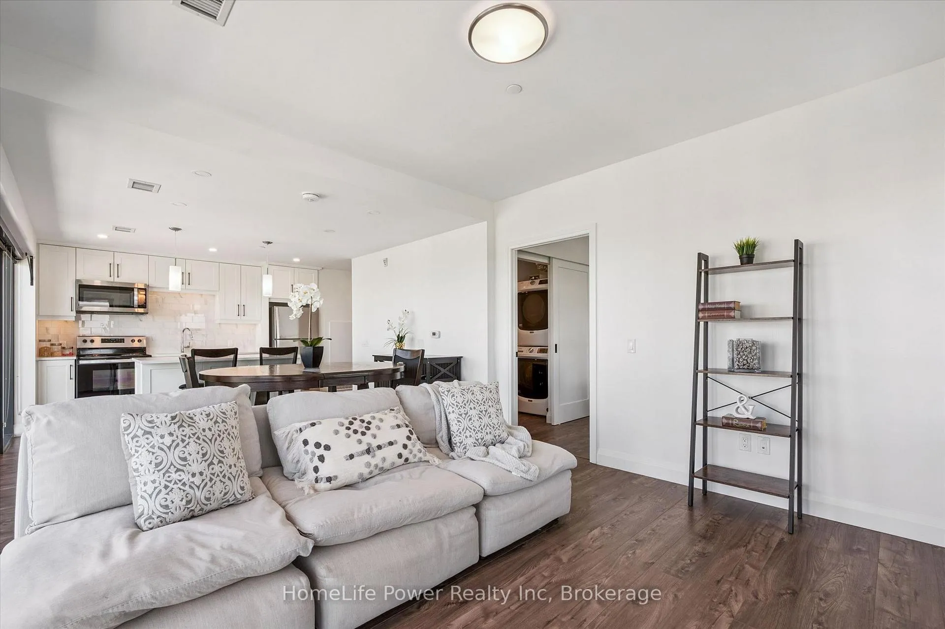 Photo 16 of Unit 803, 332 Gosling Gardens, Guelph, Clairfields/Hanlon Business Park — HOMEH