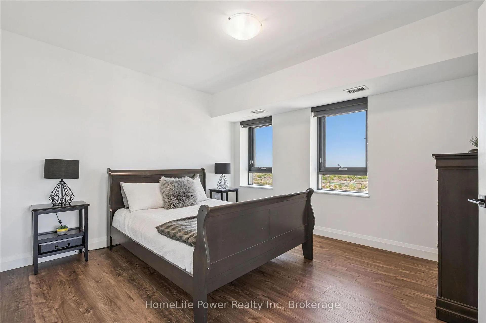 Photo 21 of Unit 803, 332 Gosling Gardens, Guelph, Clairfields/Hanlon Business Park — HOMEH