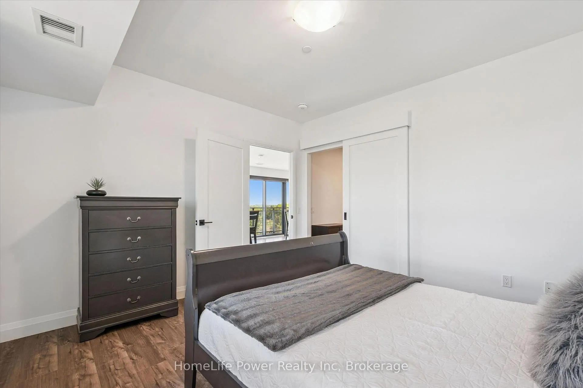 Photo 22 of Unit 803, 332 Gosling Gardens, Guelph, Clairfields/Hanlon Business Park — HOMEH