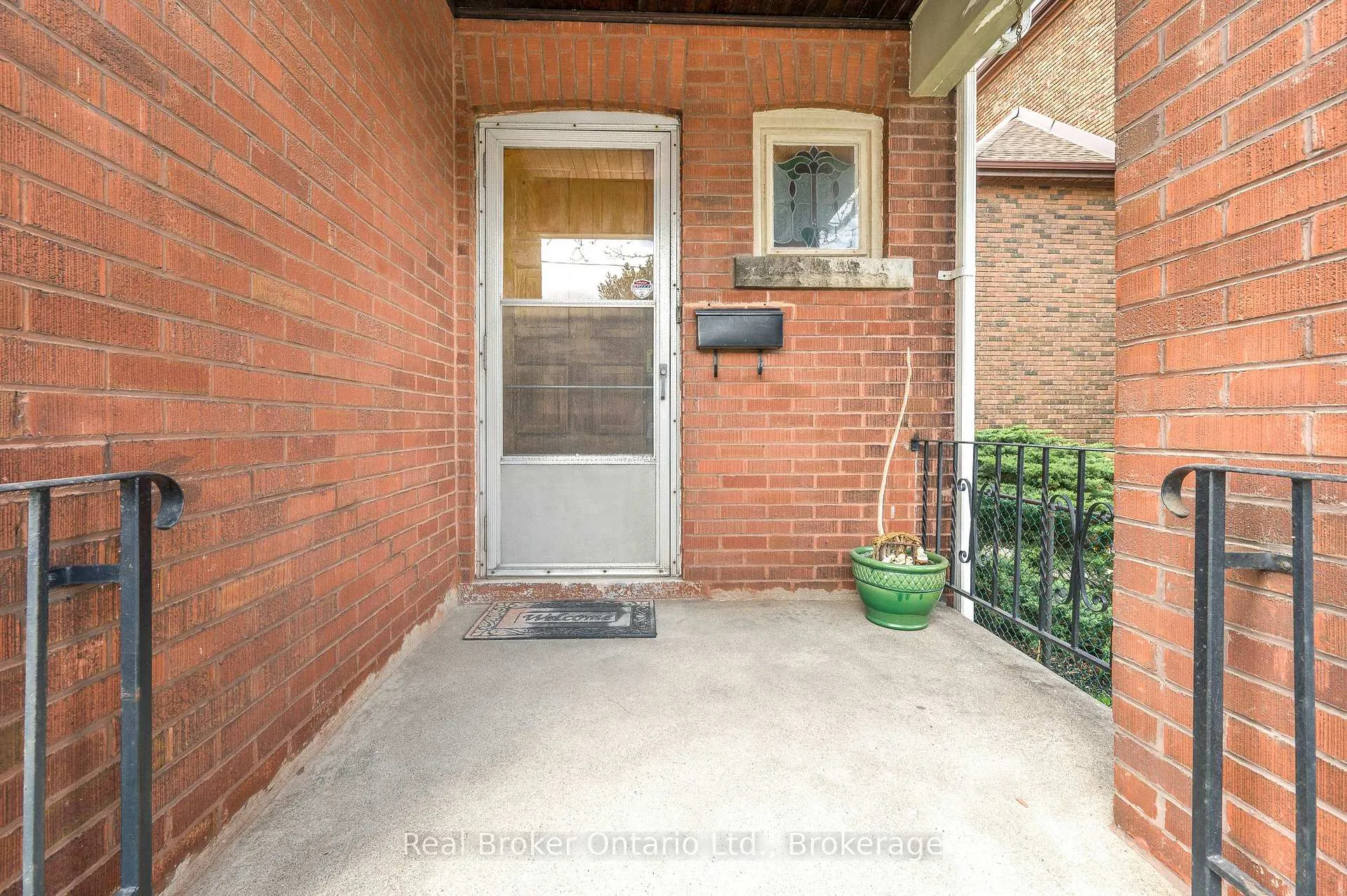 Photo 4 of 153 Gage Avenue N, Hamilton, Stipley — HOMEH
