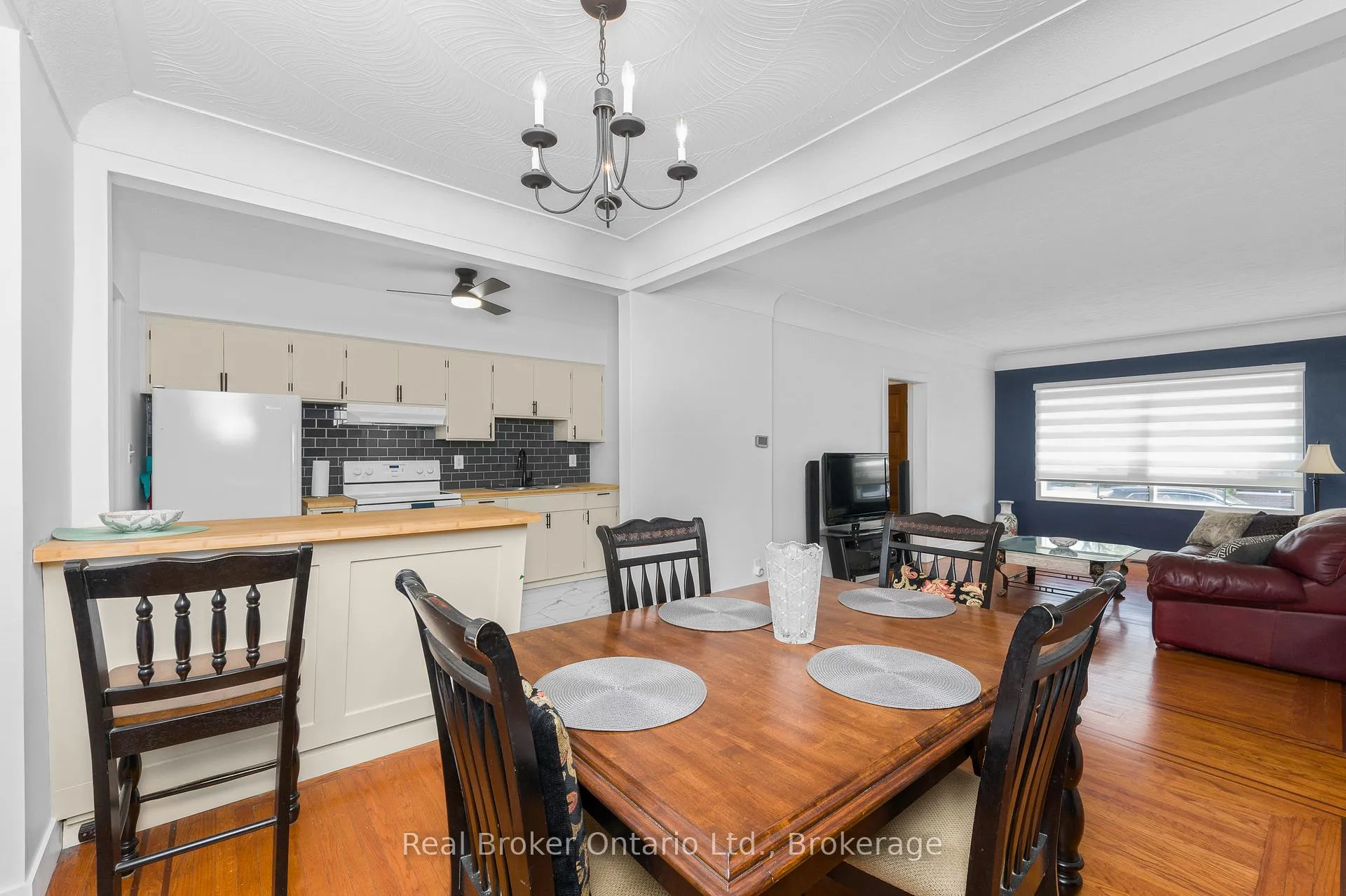 Photo 11 of 153 Gage Avenue N, Hamilton, Stipley — HOMEH