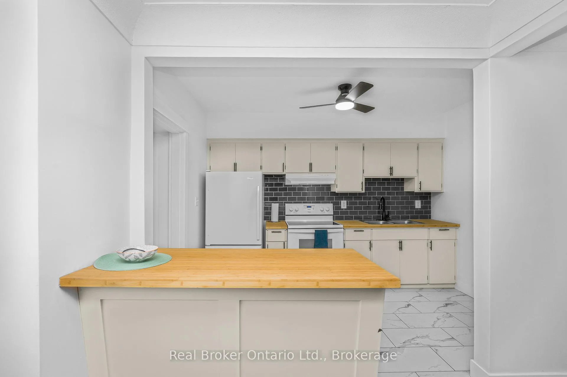 Photo 12 of 153 Gage Avenue N, Hamilton, Stipley — HOMEH