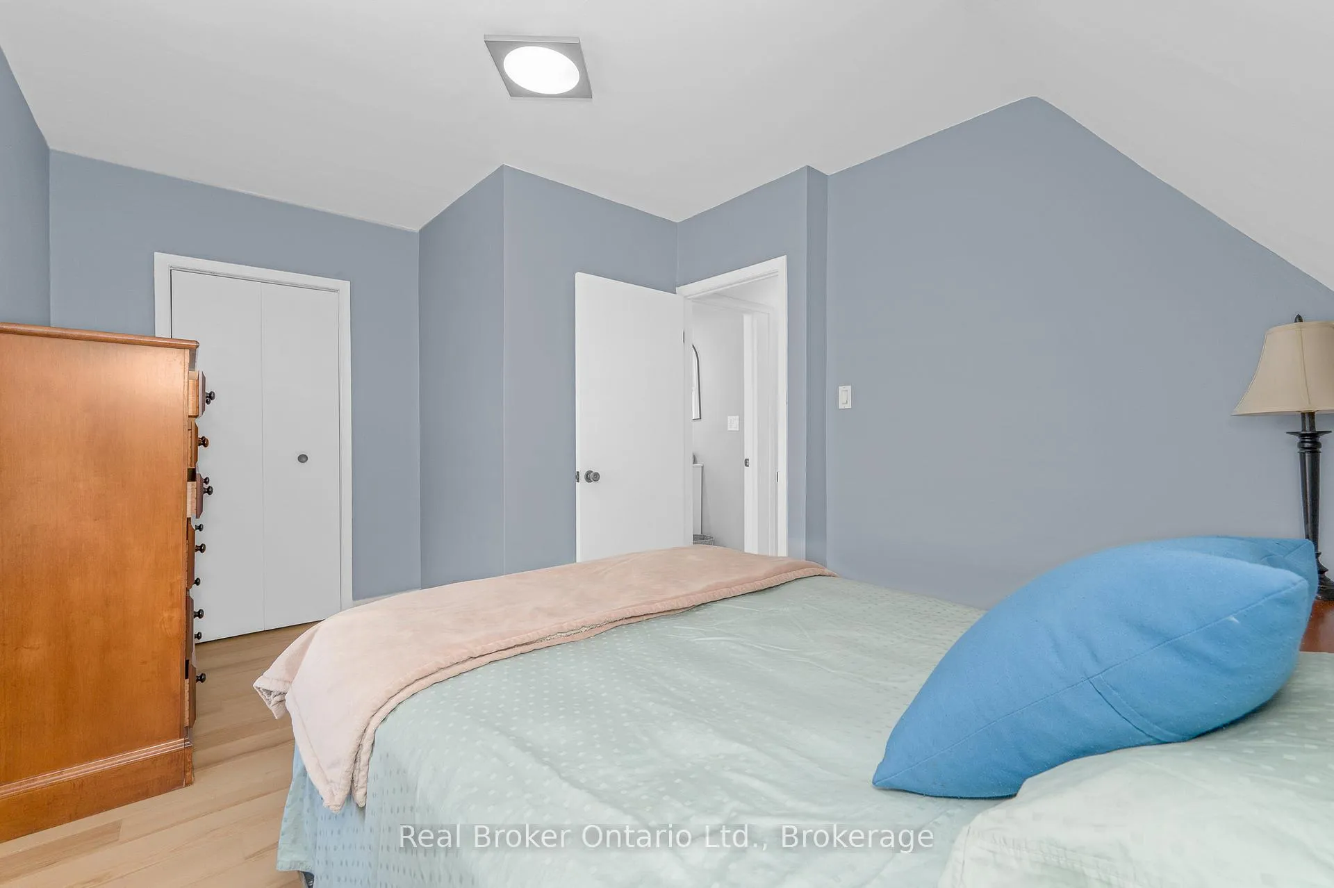 Photo 18 of 153 Gage Avenue N, Hamilton, Stipley — HOMEH