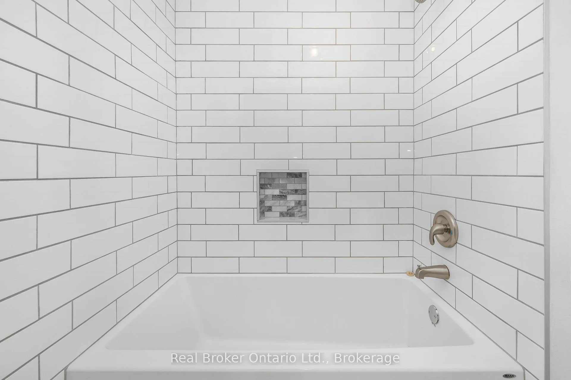 Photo 22 of 153 Gage Avenue N, Hamilton, Stipley — HOMEH