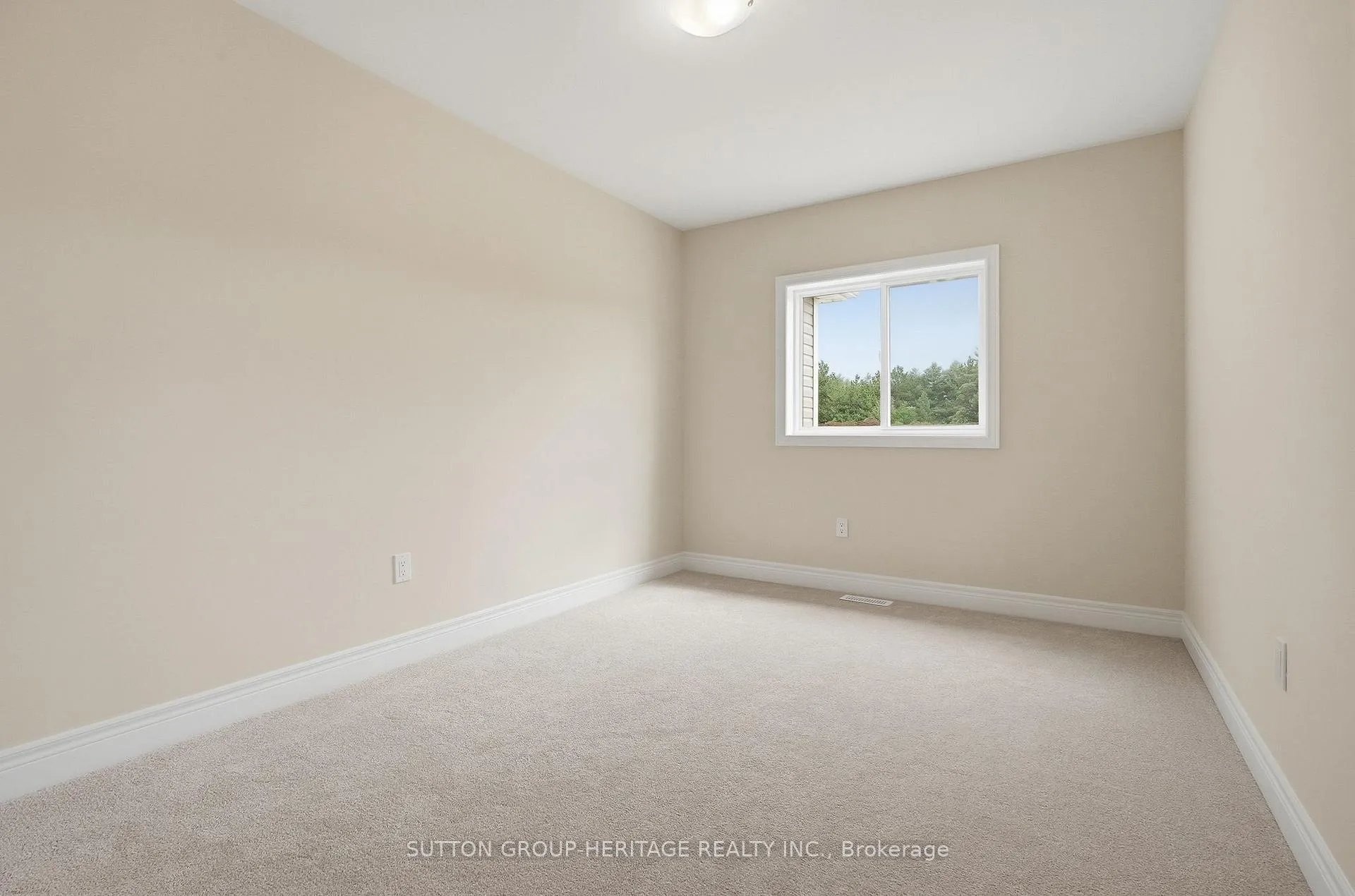 Photo 23 of 37 McConnell Crescent, Bracebridge, Macaulay — HOMEH