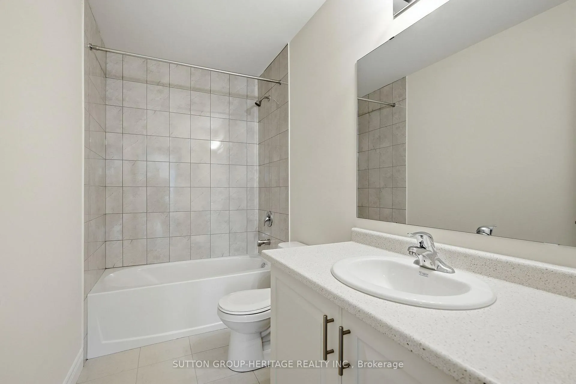 Photo 32 of 37 McConnell Crescent, Bracebridge, Macaulay — HOMEH