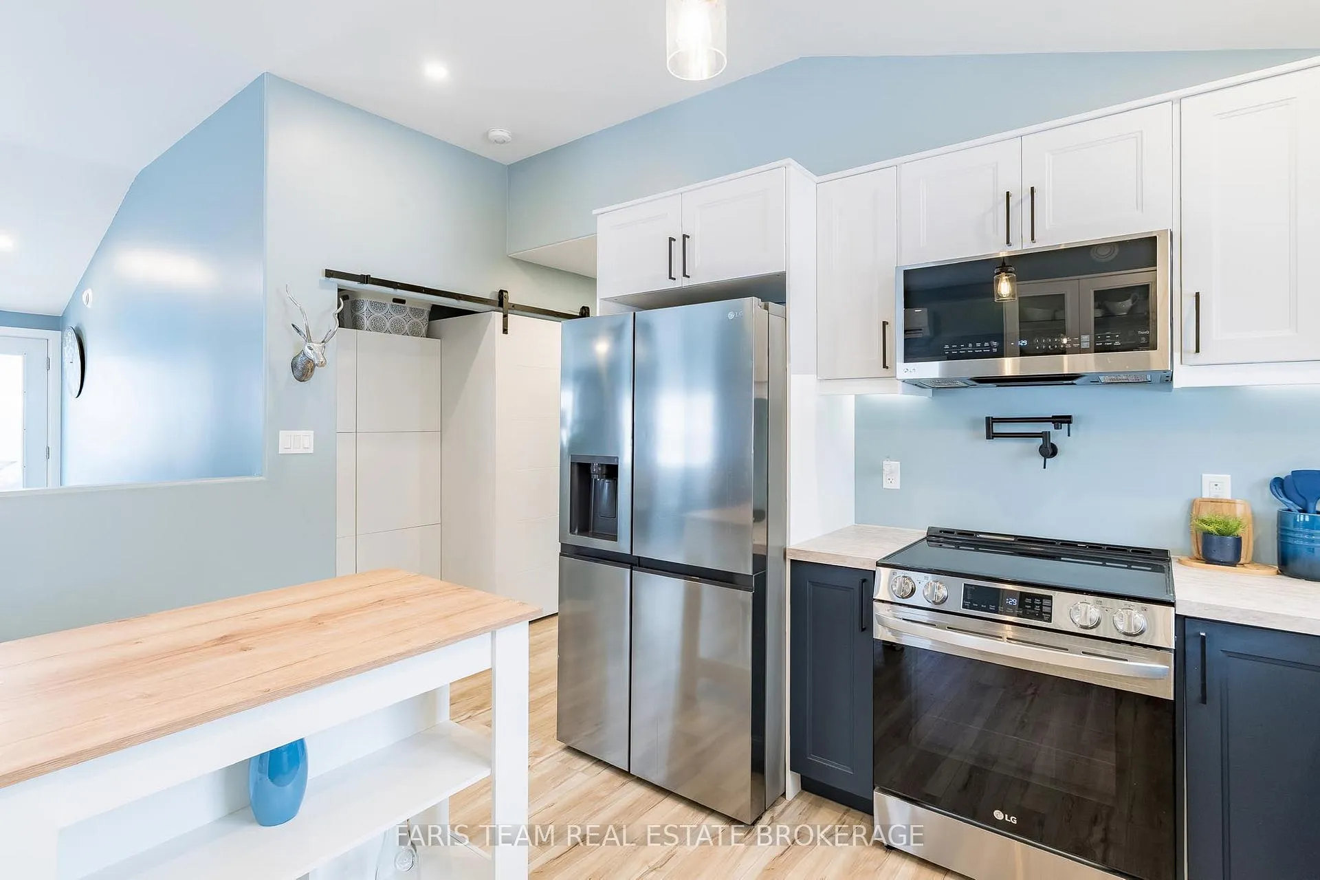 Photo 10 of 550 Second Avenue, Tay, Port McNicoll — HOMEH