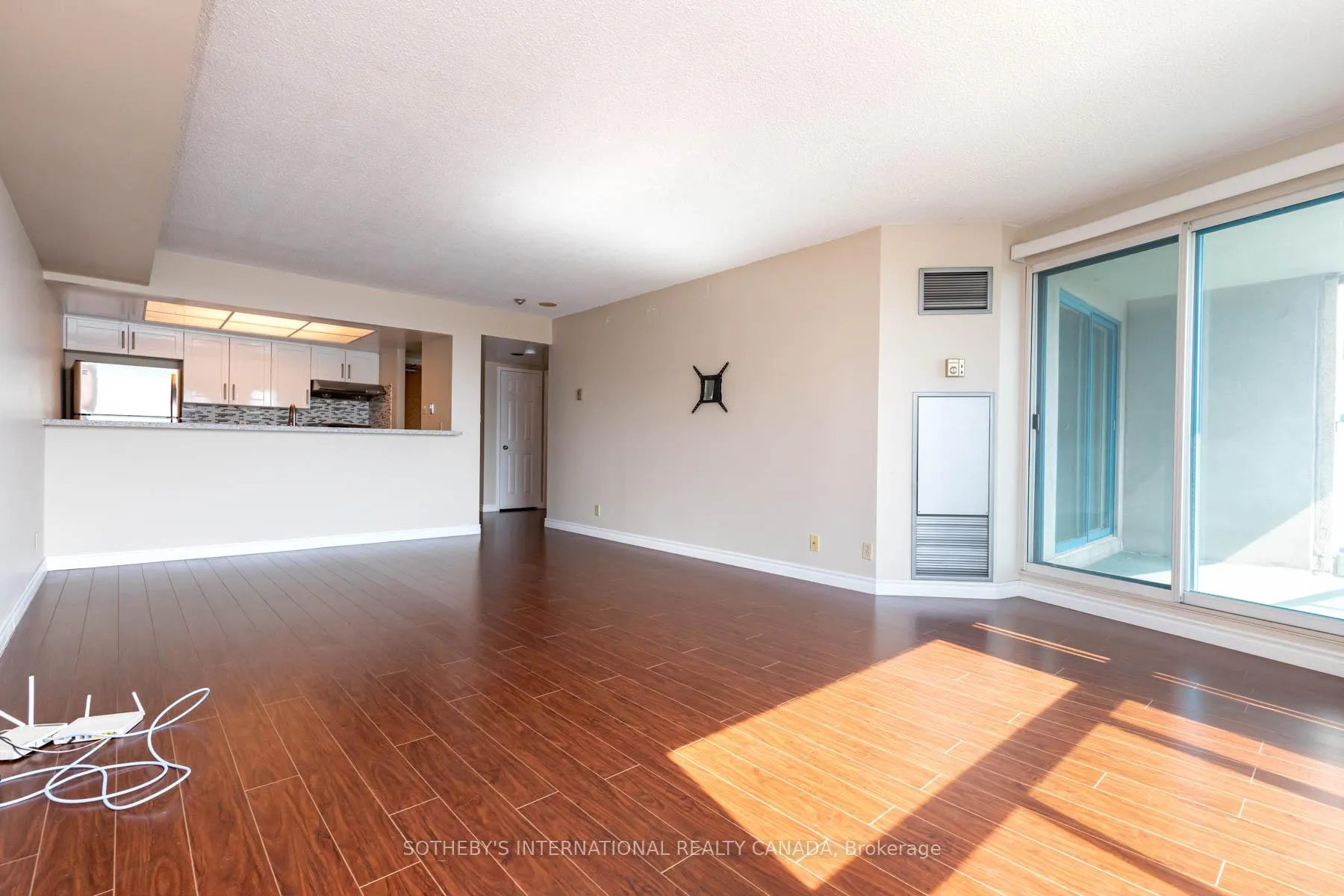 Photo 7 of Unit 2210, 77 Harbour Square, Toronto, Waterfront Communities — HOMEH