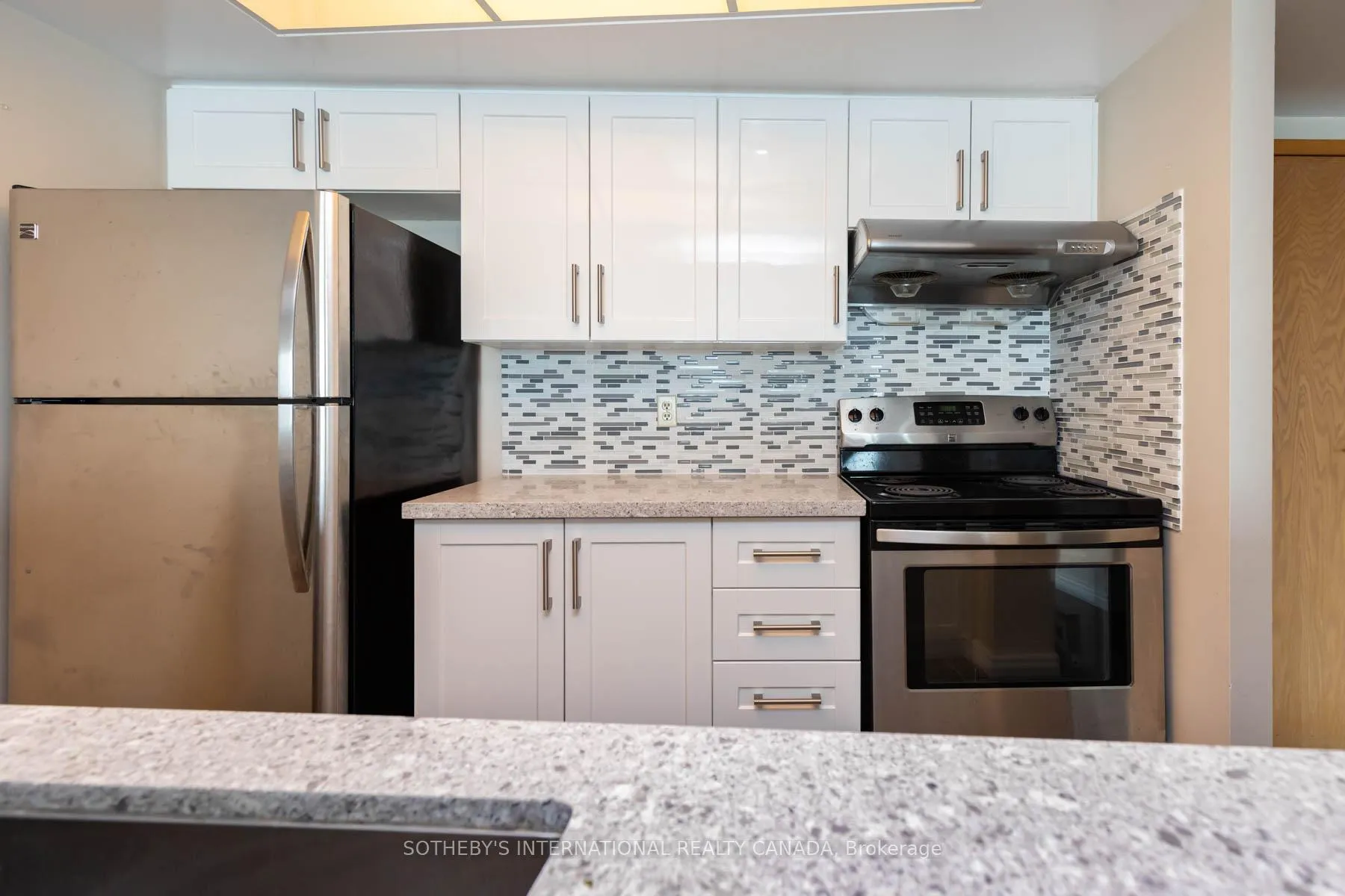 Photo 10 of Unit 2210, 77 Harbour Square, Toronto, Waterfront Communities — HOMEH