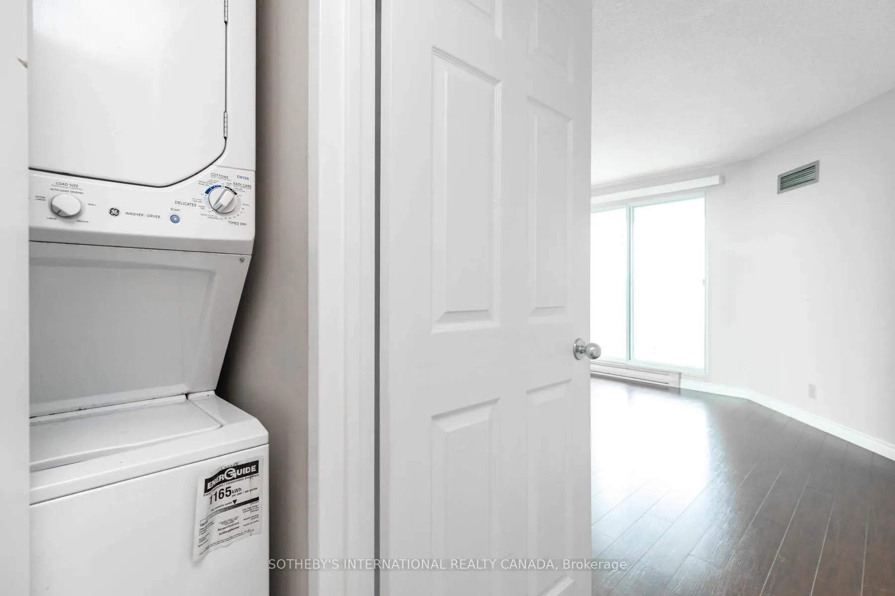 Photo 13 of Unit 2210, 77 Harbour Square, Toronto, Waterfront Communities — HOMEH