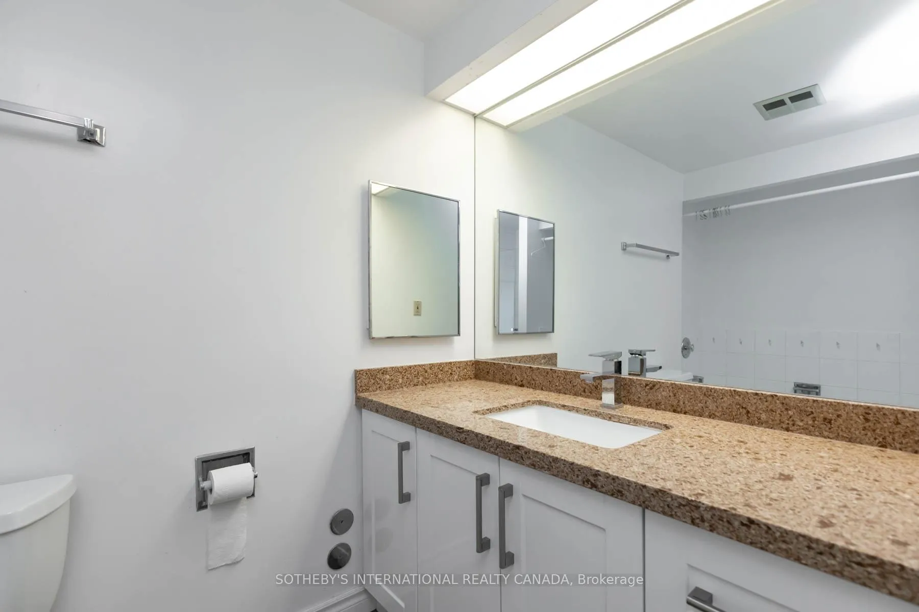 Photo 14 of Unit 2210, 77 Harbour Square, Toronto, Waterfront Communities — HOMEH