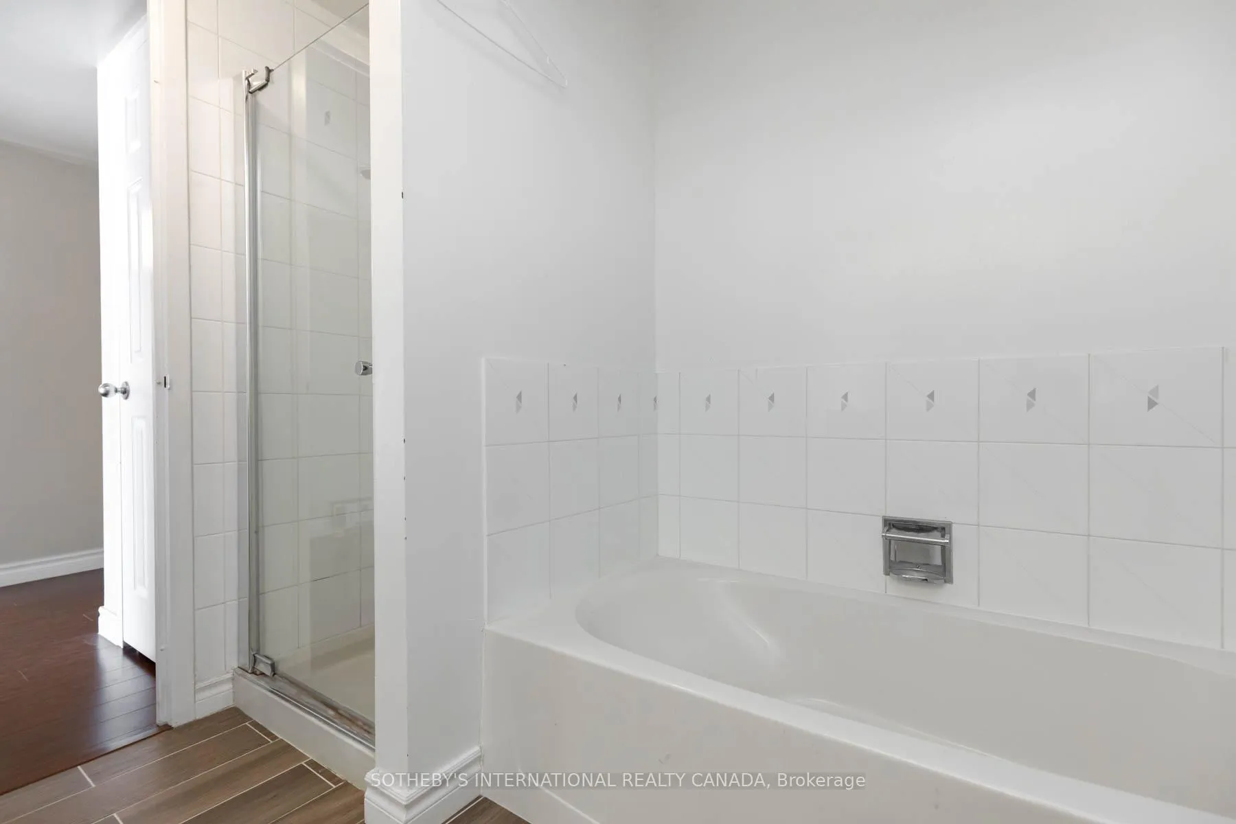 Photo 16 of Unit 2210, 77 Harbour Square, Toronto, Waterfront Communities — HOMEH