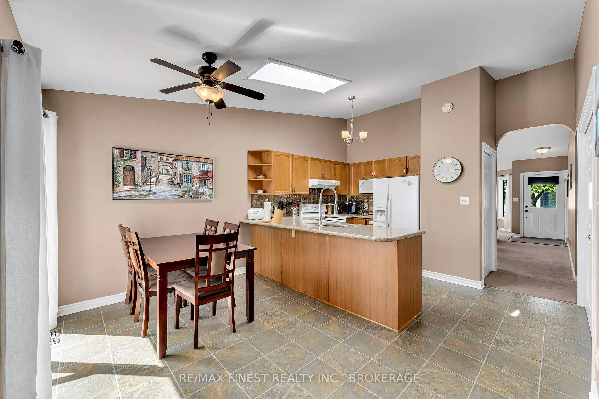 Photo 8 of 570 Freeman Crescent, Kingston, Kingston East (Incl Barret Crt) — HOMEH