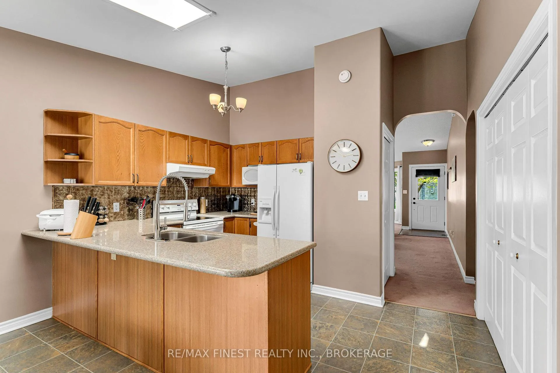 Photo 9 of 570 Freeman Crescent, Kingston, Kingston East (Incl Barret Crt) — HOMEH