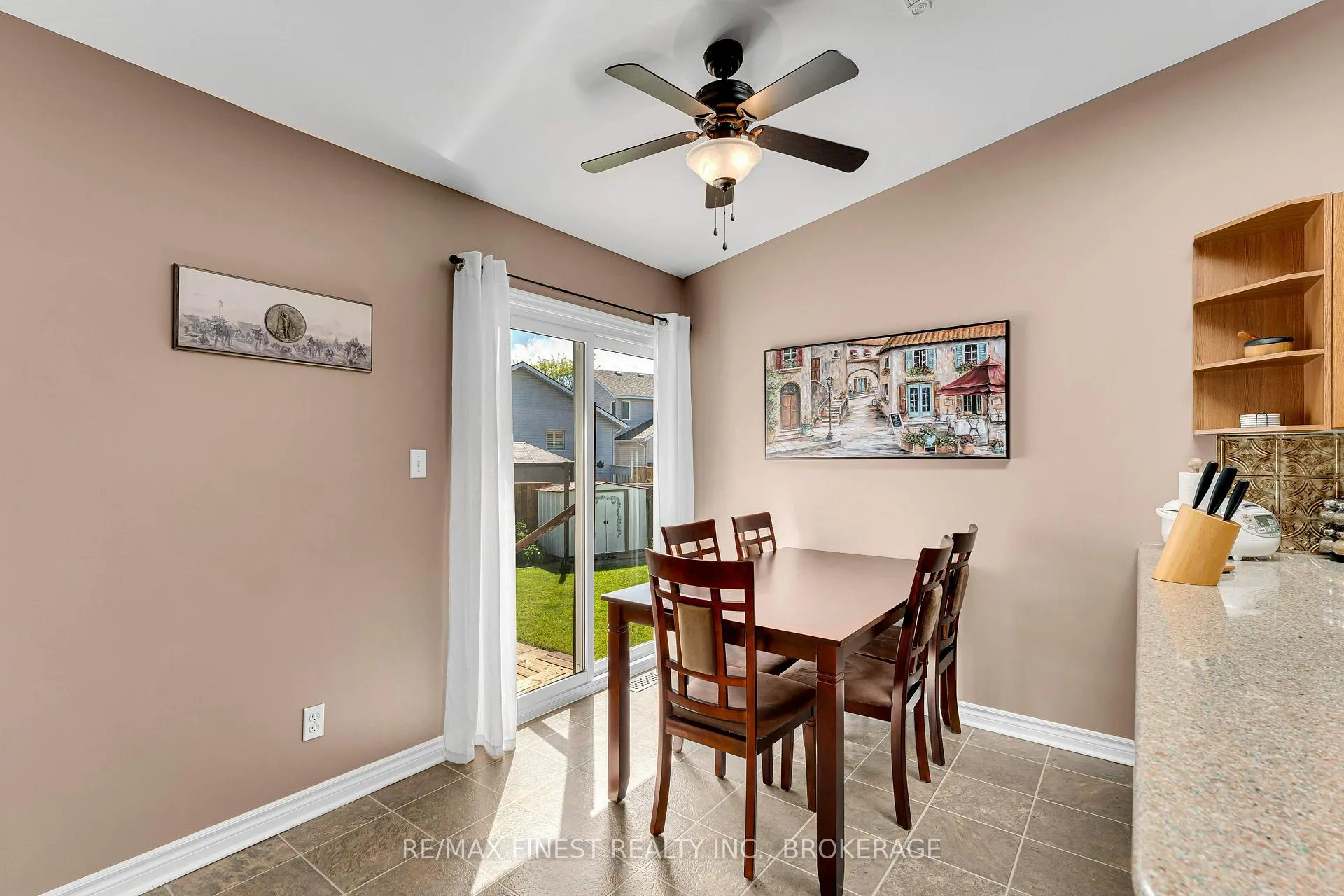 Photo 14 of 570 Freeman Crescent, Kingston, Kingston East (Incl Barret Crt) — HOMEH