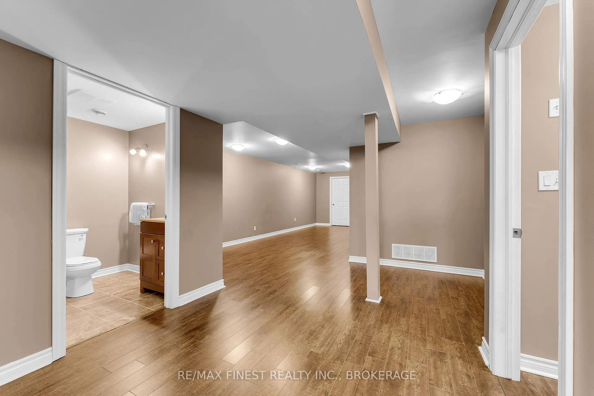 Photo 31 of 570 Freeman Crescent, Kingston, Kingston East (Incl Barret Crt) — HOMEH
