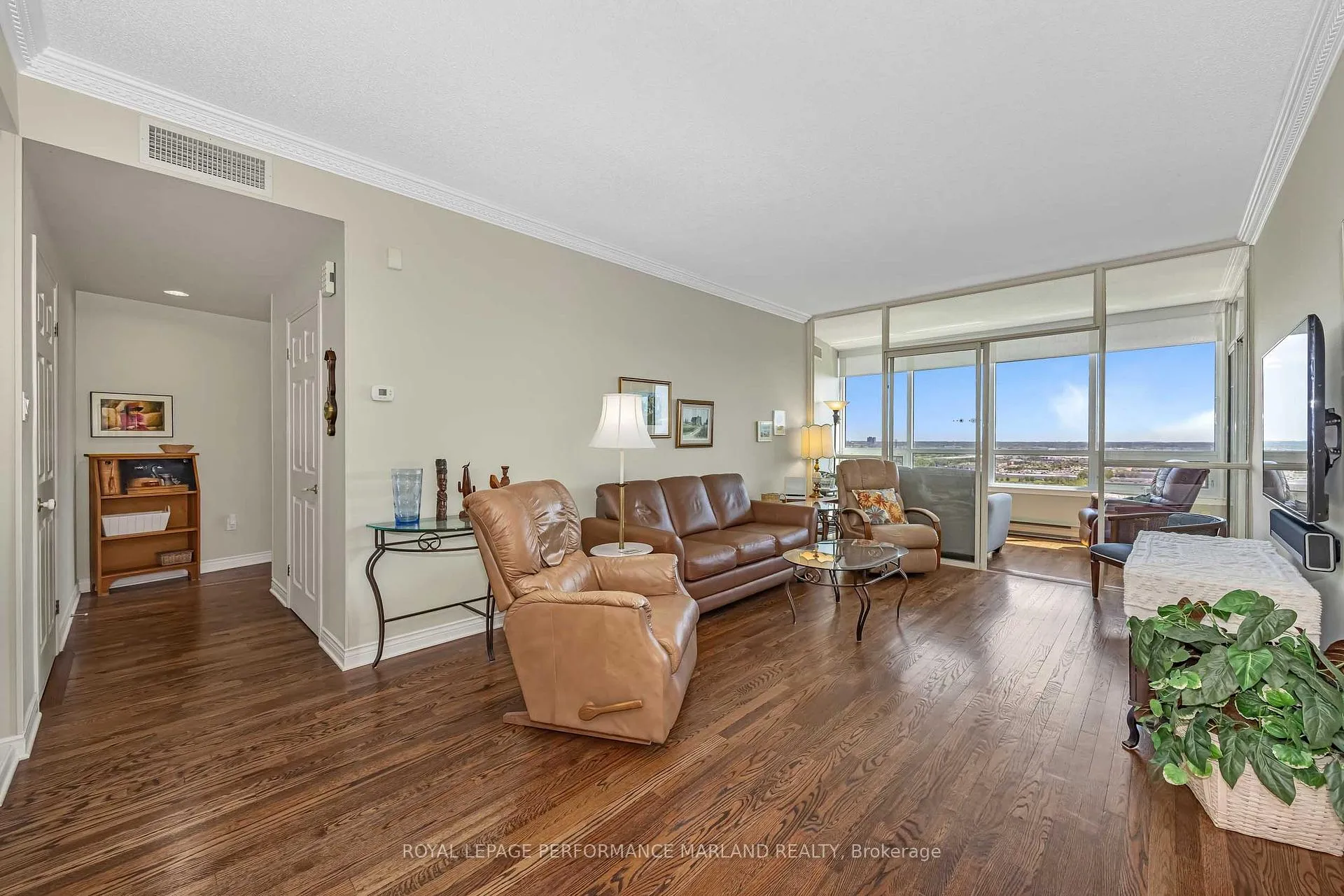 Photo 4 of Unit 2004, 1480 Riverside Drive, Ottawa, Riverview Park — HOMEH