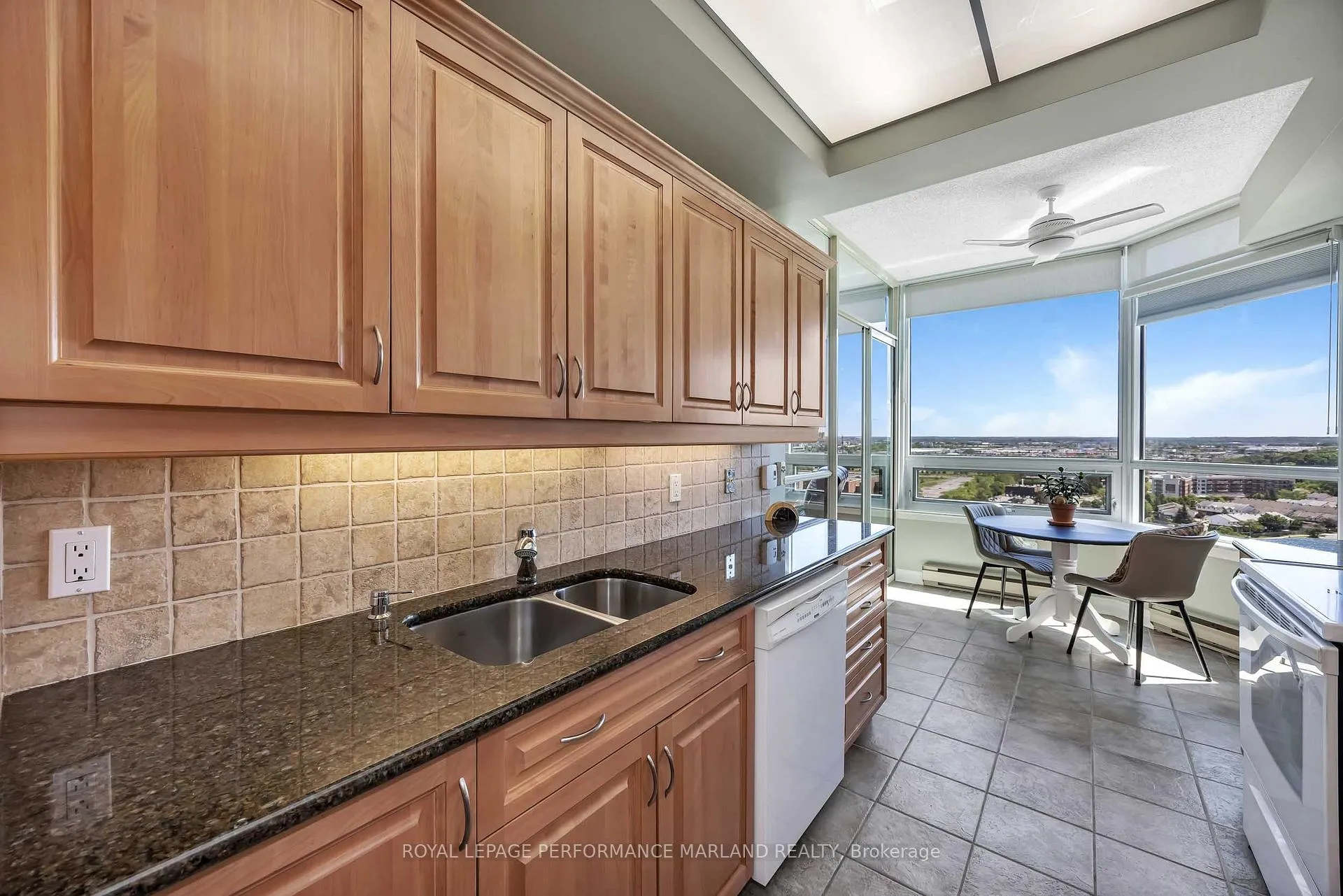 Photo 11 of Unit 2004, 1480 Riverside Drive, Ottawa, Riverview Park — HOMEH