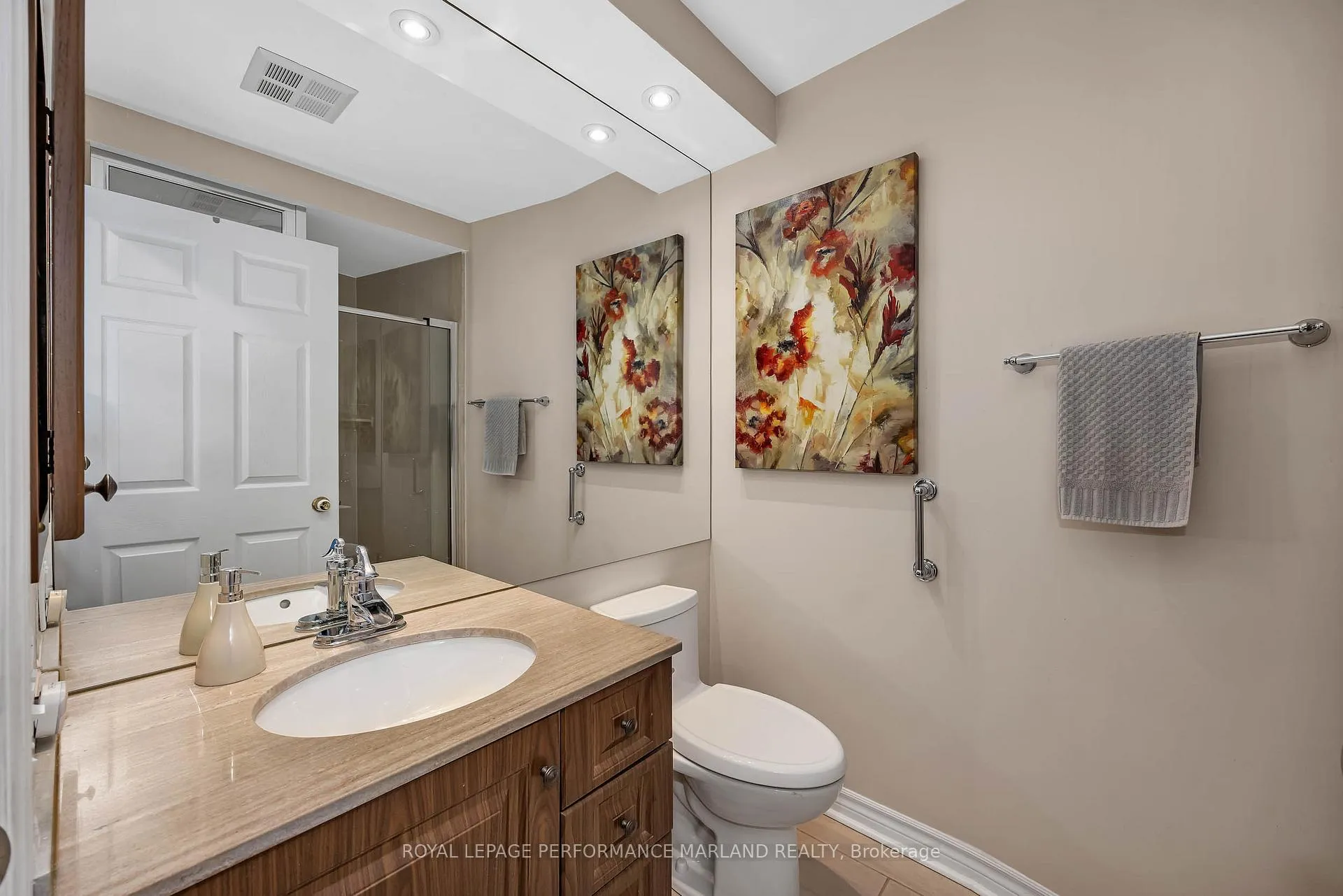Photo 18 of Unit 2004, 1480 Riverside Drive, Ottawa, Riverview Park — HOMEH