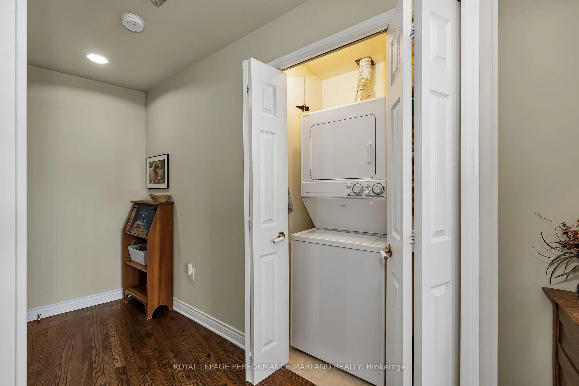 Photo 19 of Unit 2004, 1480 Riverside Drive, Ottawa, Riverview Park — HOMEH