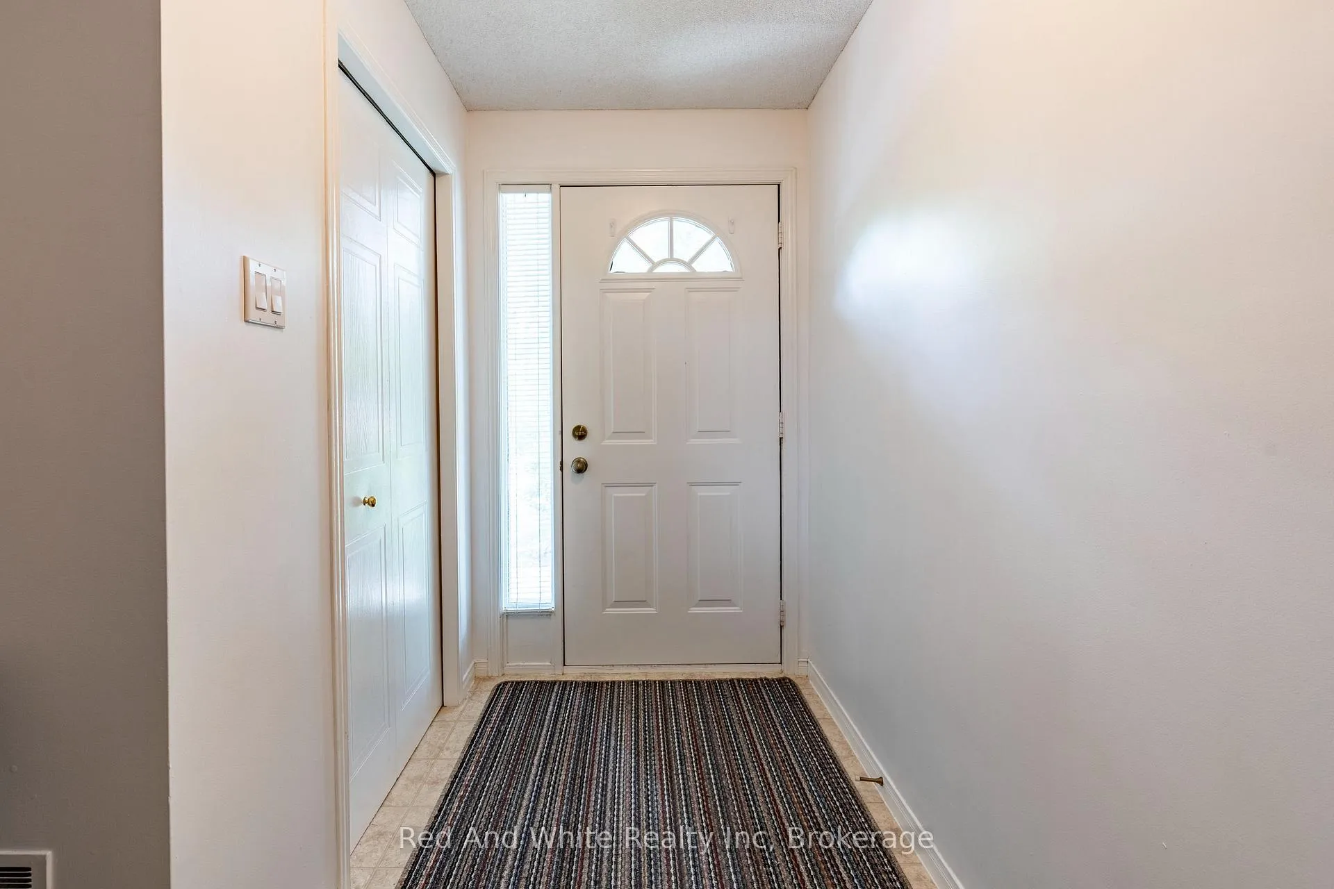 Photo 3 of Unit 24, 230 Blackhorne Drive, Kitchener — HOMEH