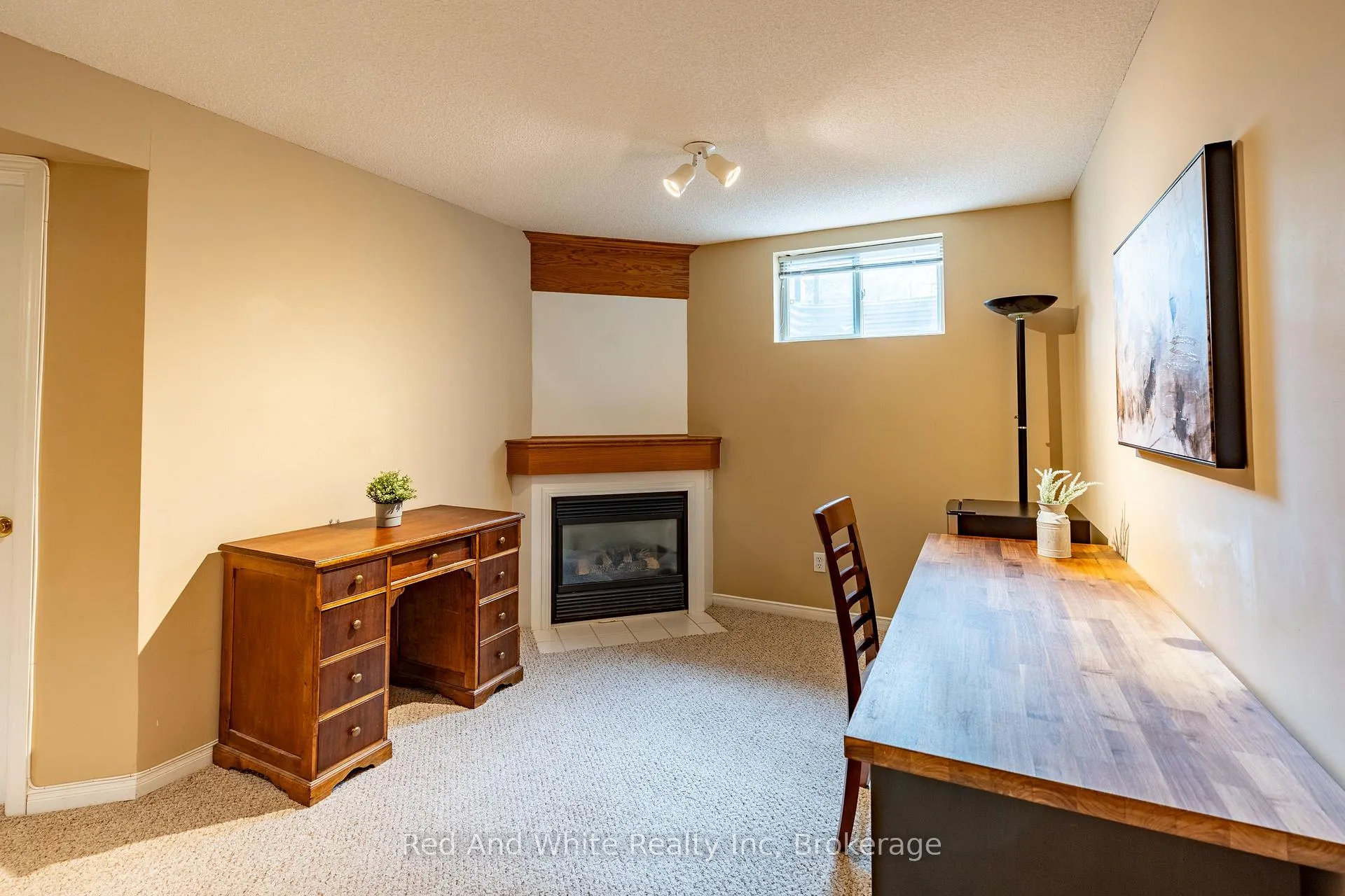Photo 5 of Unit 24, 230 Blackhorne Drive, Kitchener — HOMEH