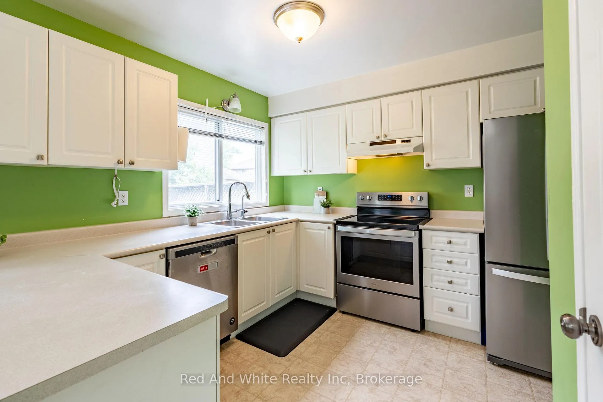 Photo 6 of Unit 24, 230 Blackhorne Drive, Kitchener — HOMEH