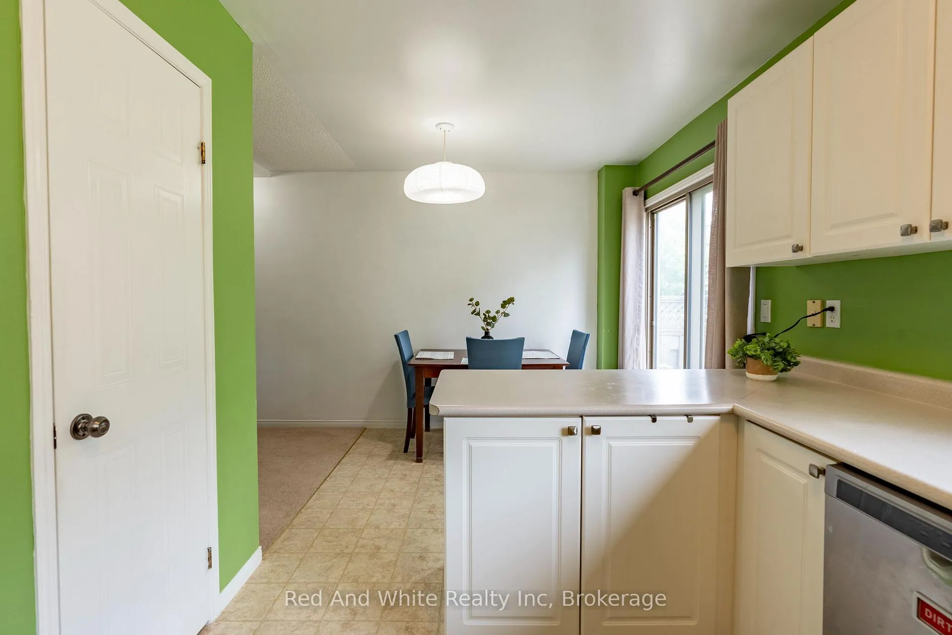 Photo 8 of Unit 24, 230 Blackhorne Drive, Kitchener — HOMEH