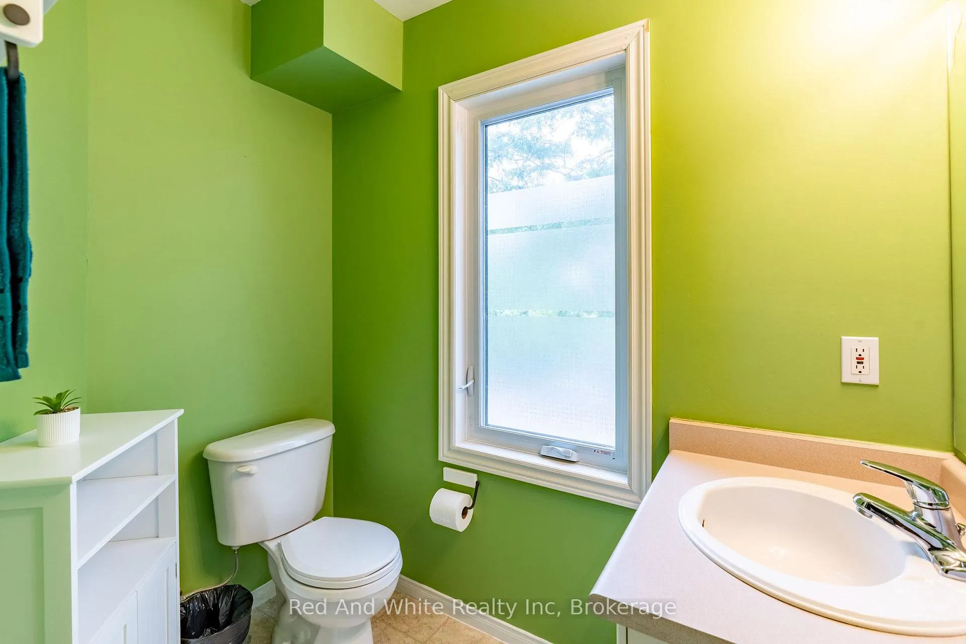 Photo 14 of Unit 24, 230 Blackhorne Drive, Kitchener — HOMEH