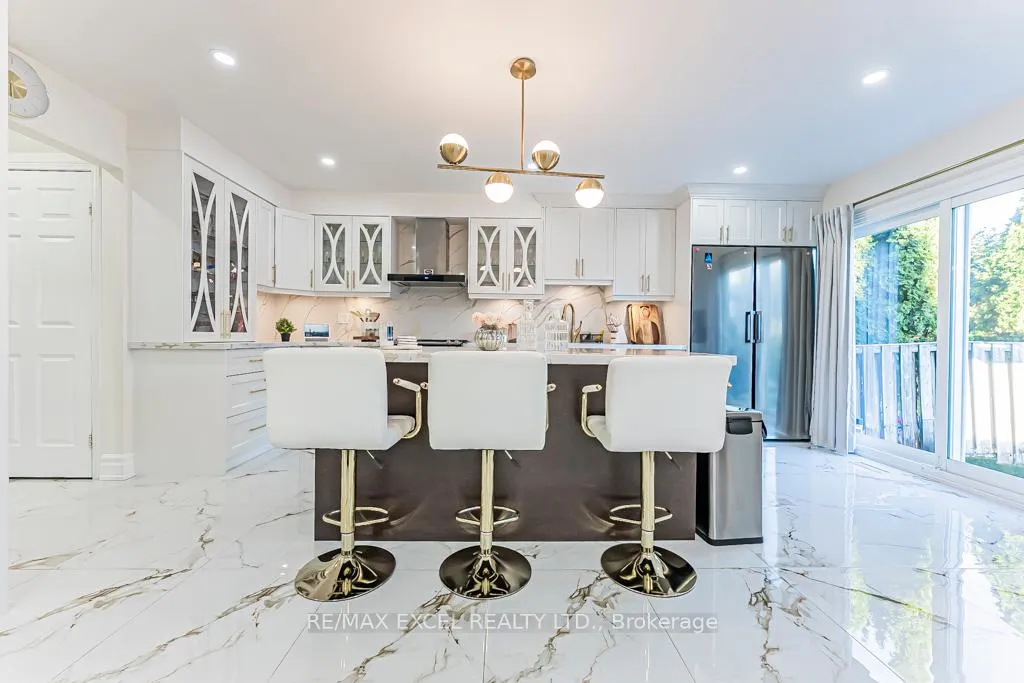 Photo 5 of 311 Conley Street, Vaughan, Lakeview Estates — HOMEH