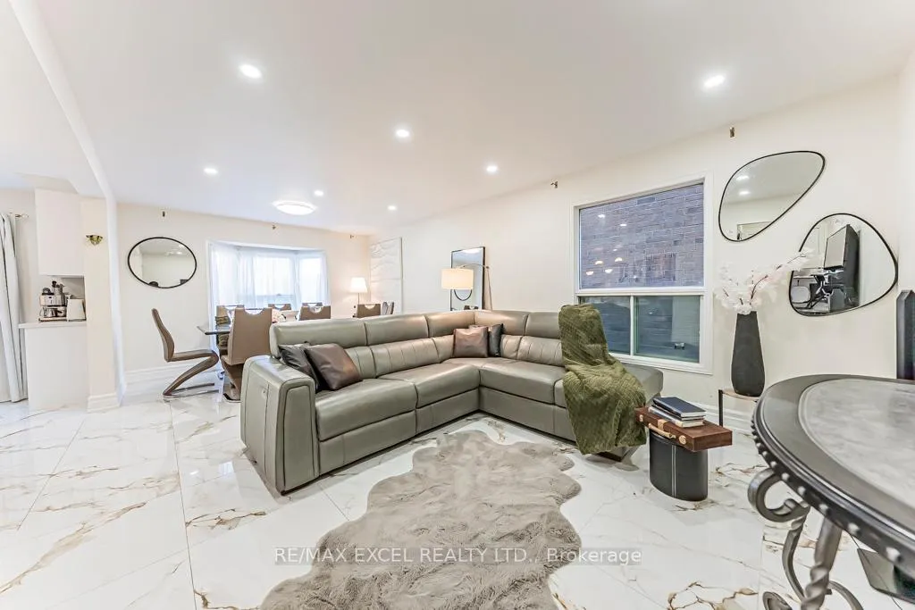 Photo 7 of 311 Conley Street, Vaughan, Lakeview Estates — HOMEH
