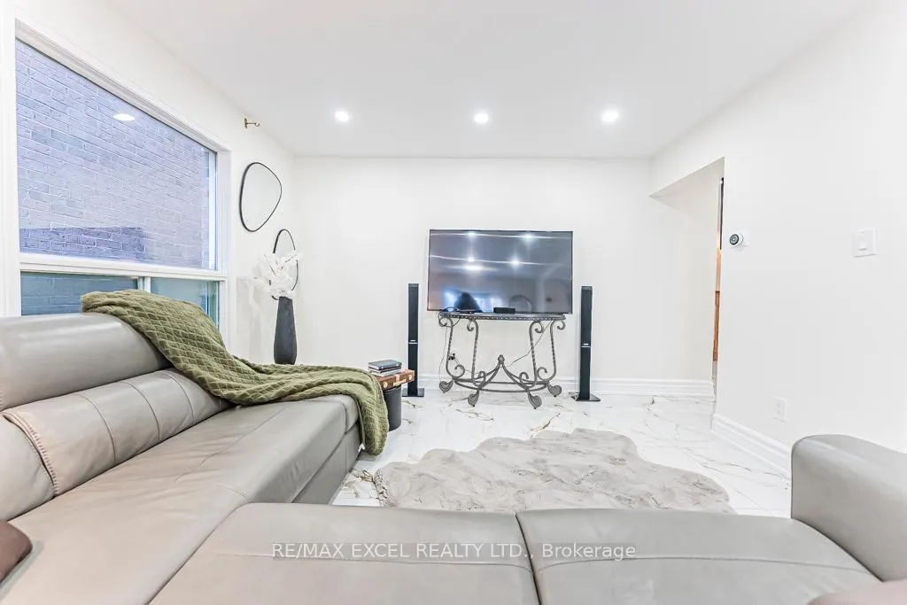 Photo 11 of 311 Conley Street, Vaughan, Lakeview Estates — HOMEH