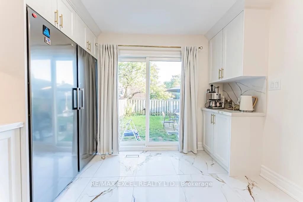 Photo 12 of 311 Conley Street, Vaughan, Lakeview Estates — HOMEH