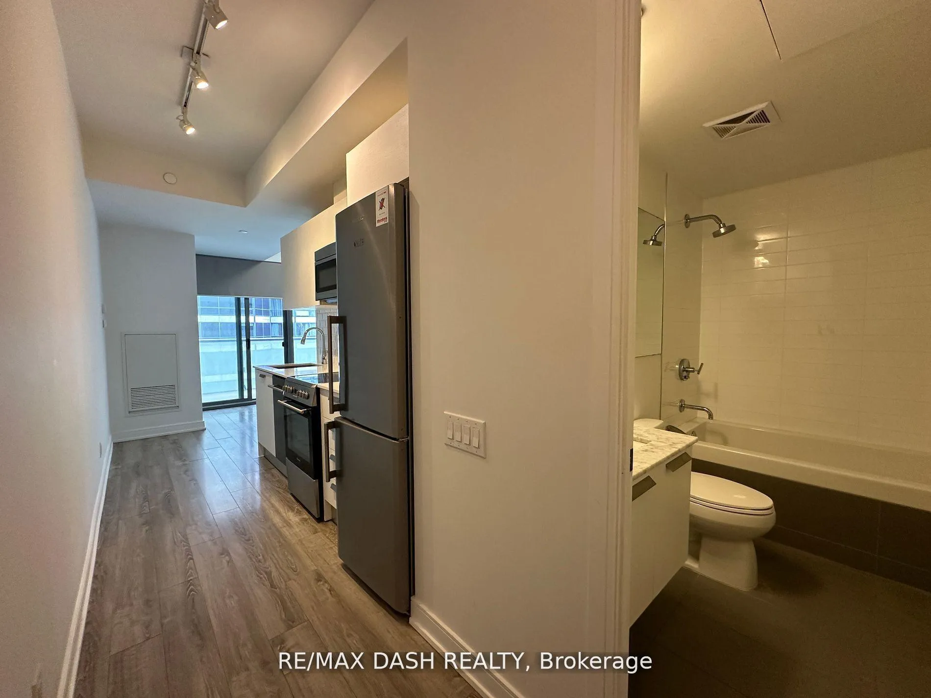 Photo 5 of Unit 1205, 57 St Joseph Street, Toronto, Bay Street Corridor — HOMEH
