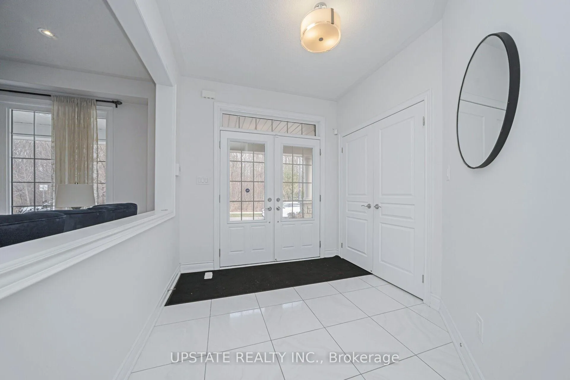 Photo 3 of 11 Mistyglen Crescent, Brampton, Credit Valley — HOMEH